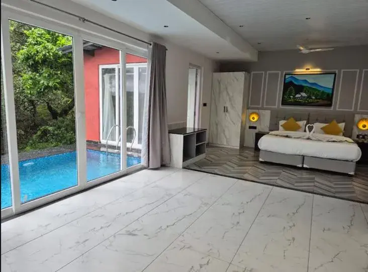 Suite with Pool View in Citrus Prime Hill Queen Resort Suite with Pool View in Citrus Prime Hill Queen Resort