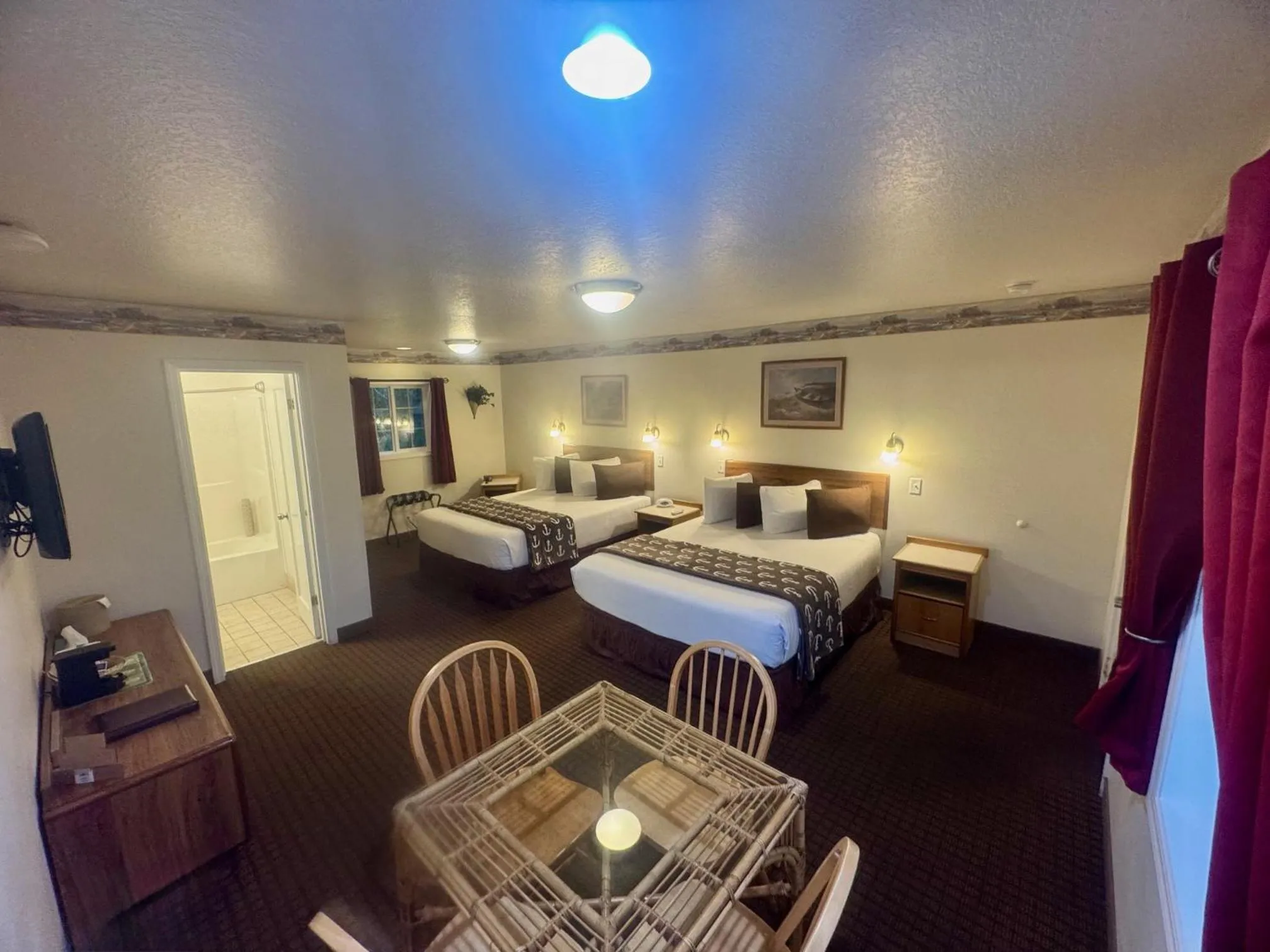 Bed in Ocean Breeze Motel