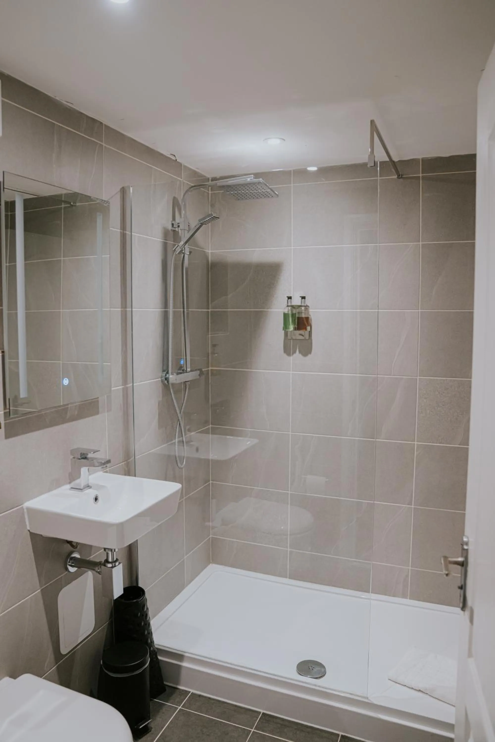 Shower in Redesdale Arms Hotel