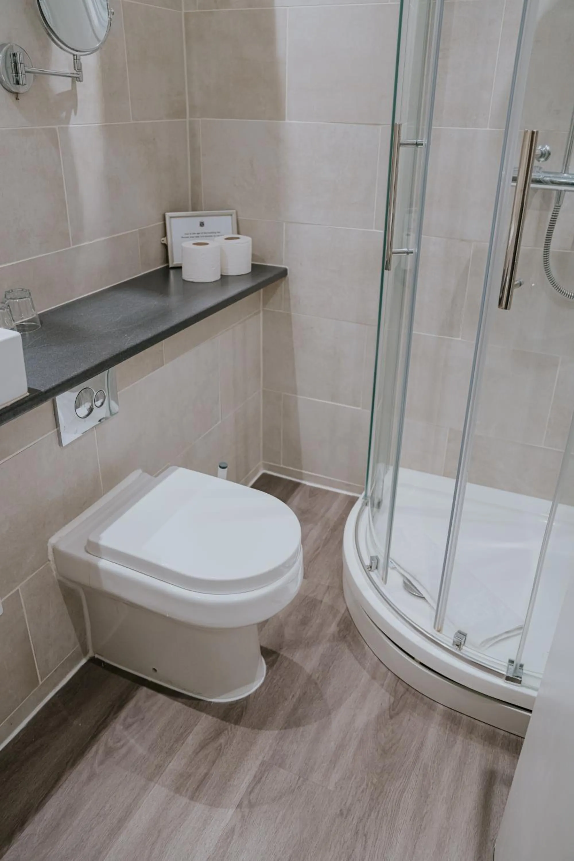 Shower in Redesdale Arms Hotel