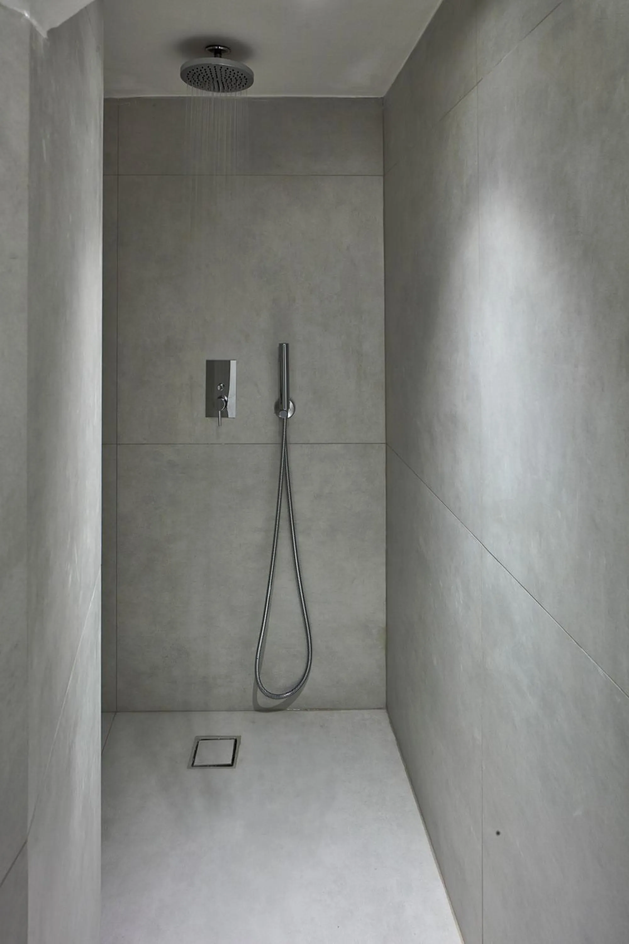 Shower in Cosmopolitan Suites - Small Luxury Hotels of the World