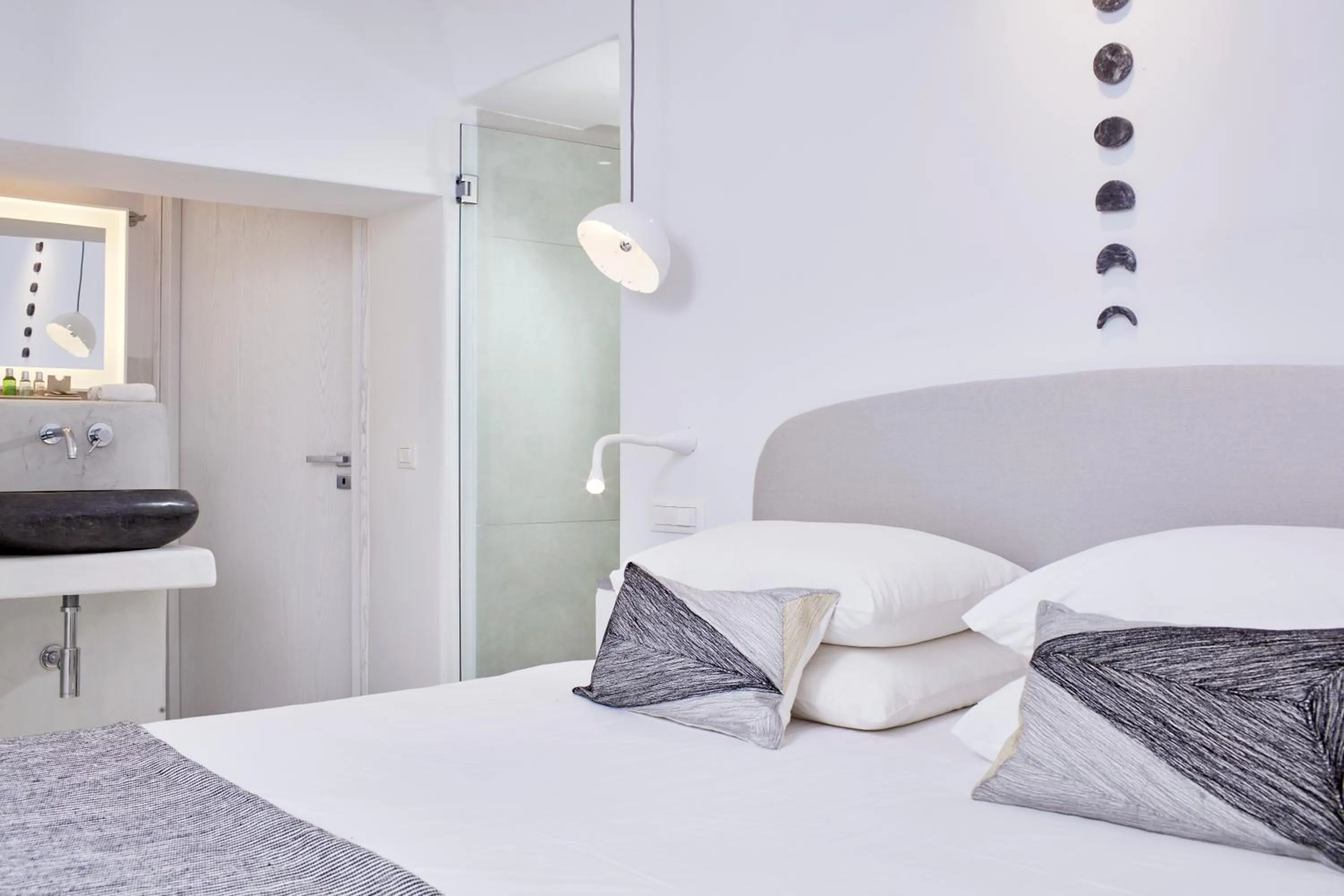 Bedroom, Bed in Cosmopolitan Suites - Small Luxury Hotels of the World