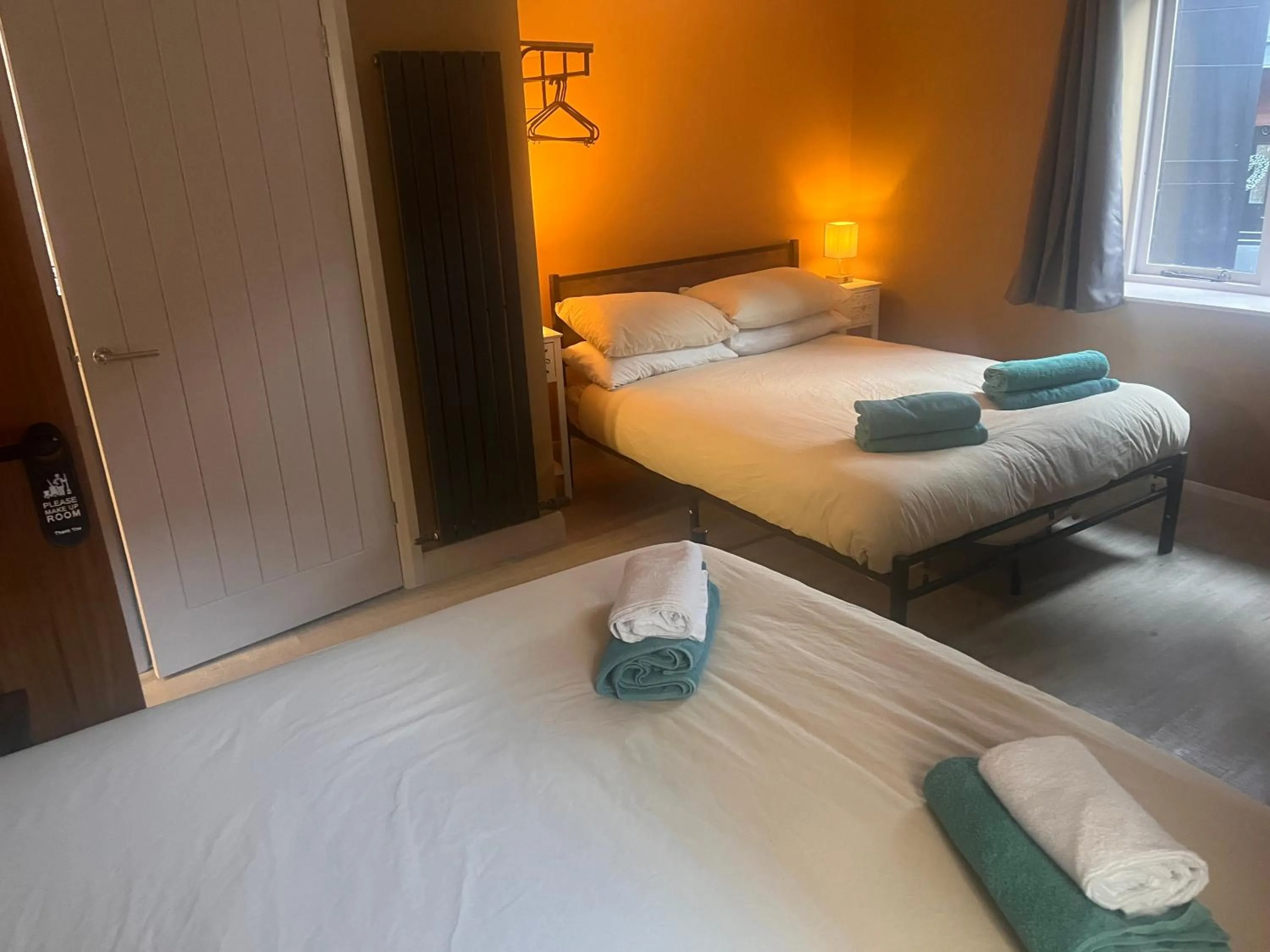 Bedroom, Bed in Tumbledown Hotel