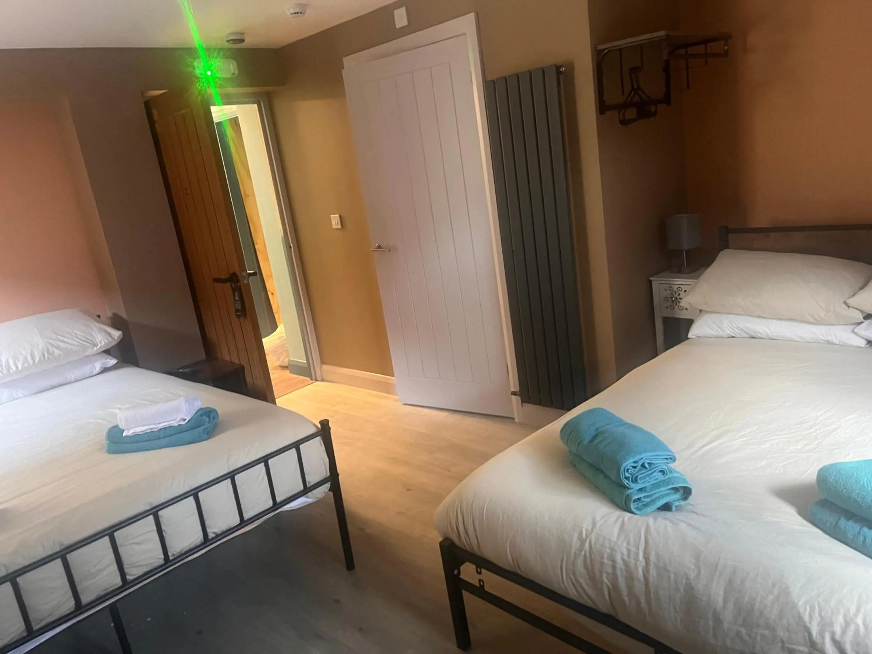 Photo of the whole room, Bed in Tumbledown Hotel