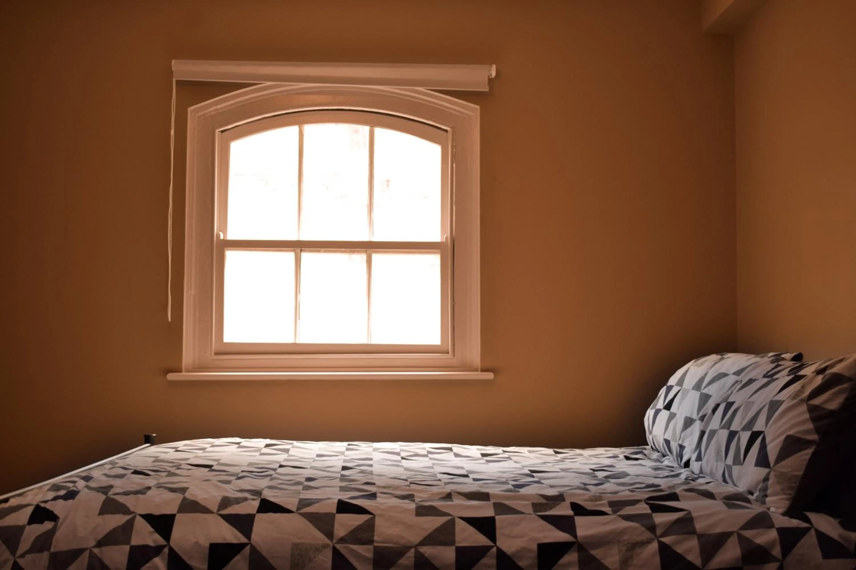 Property building, Bed in Tumbledown Hotel