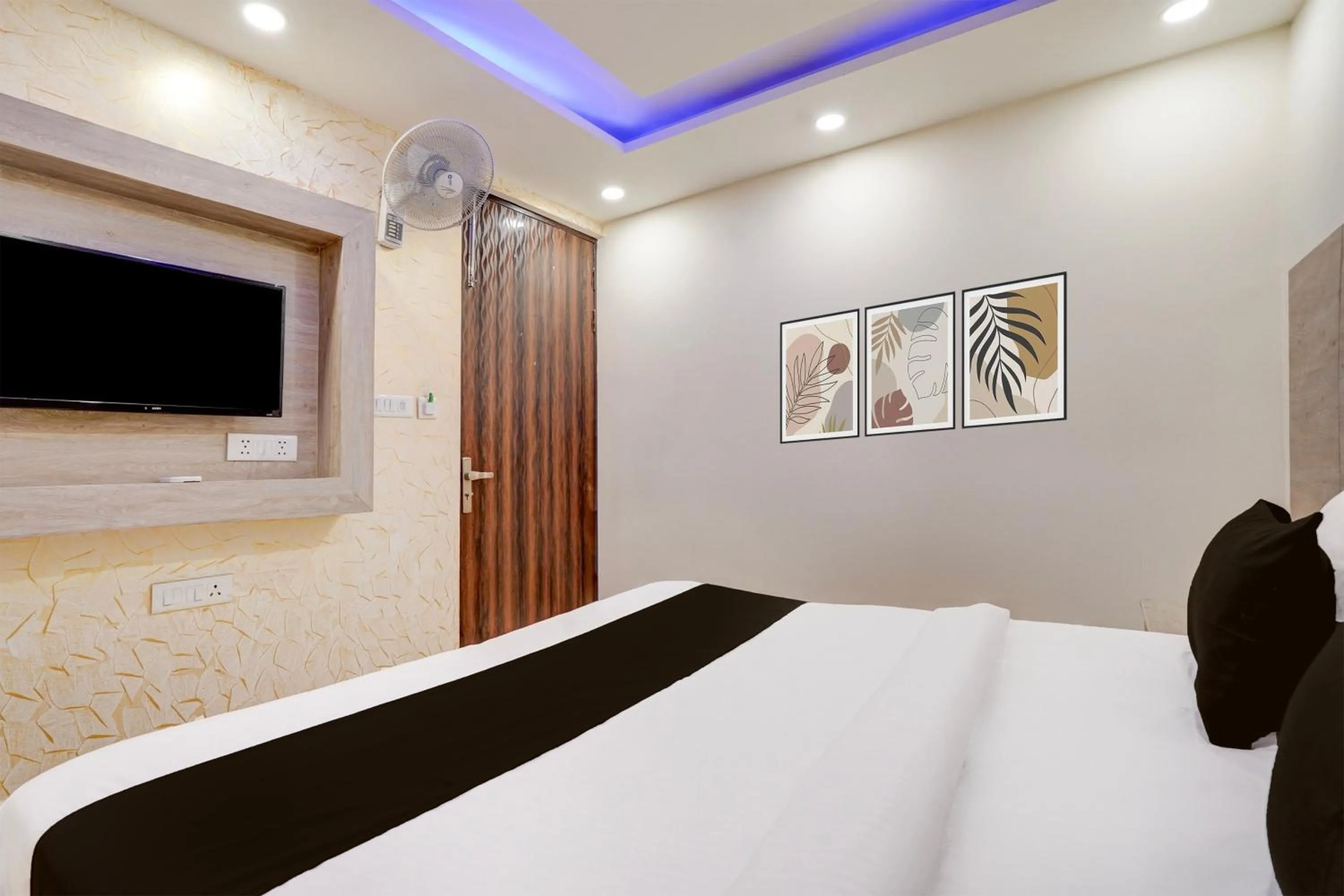 Bedroom in Hotel O Delhi Airport Stay
