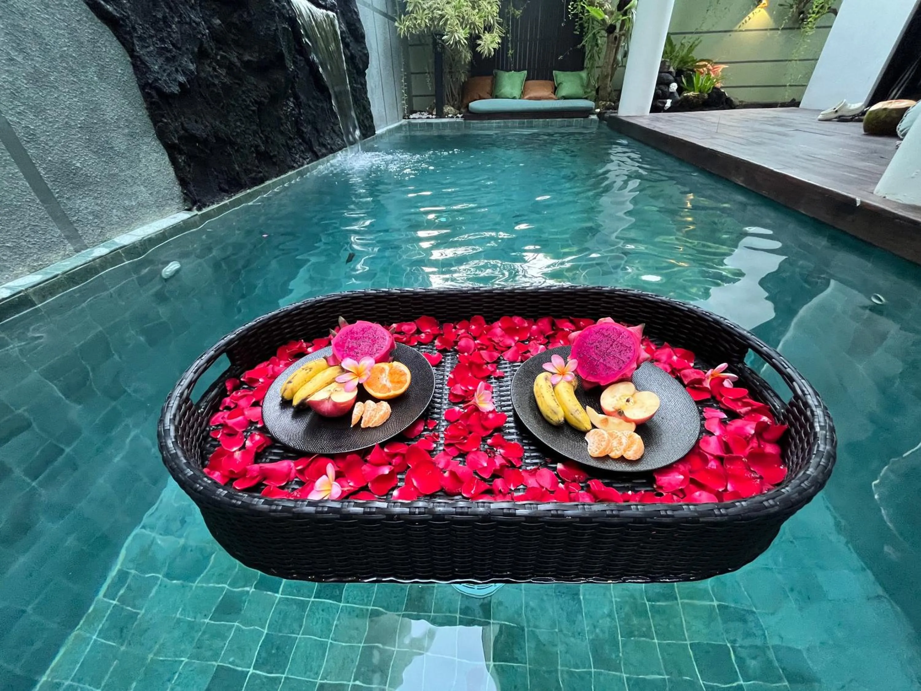 Food and drinks in Landmark Villas