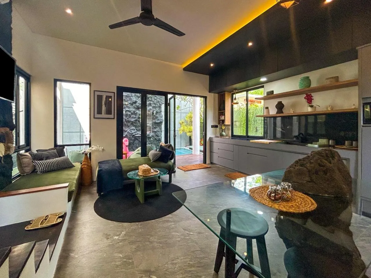 TV and multimedia in Landmark Villas