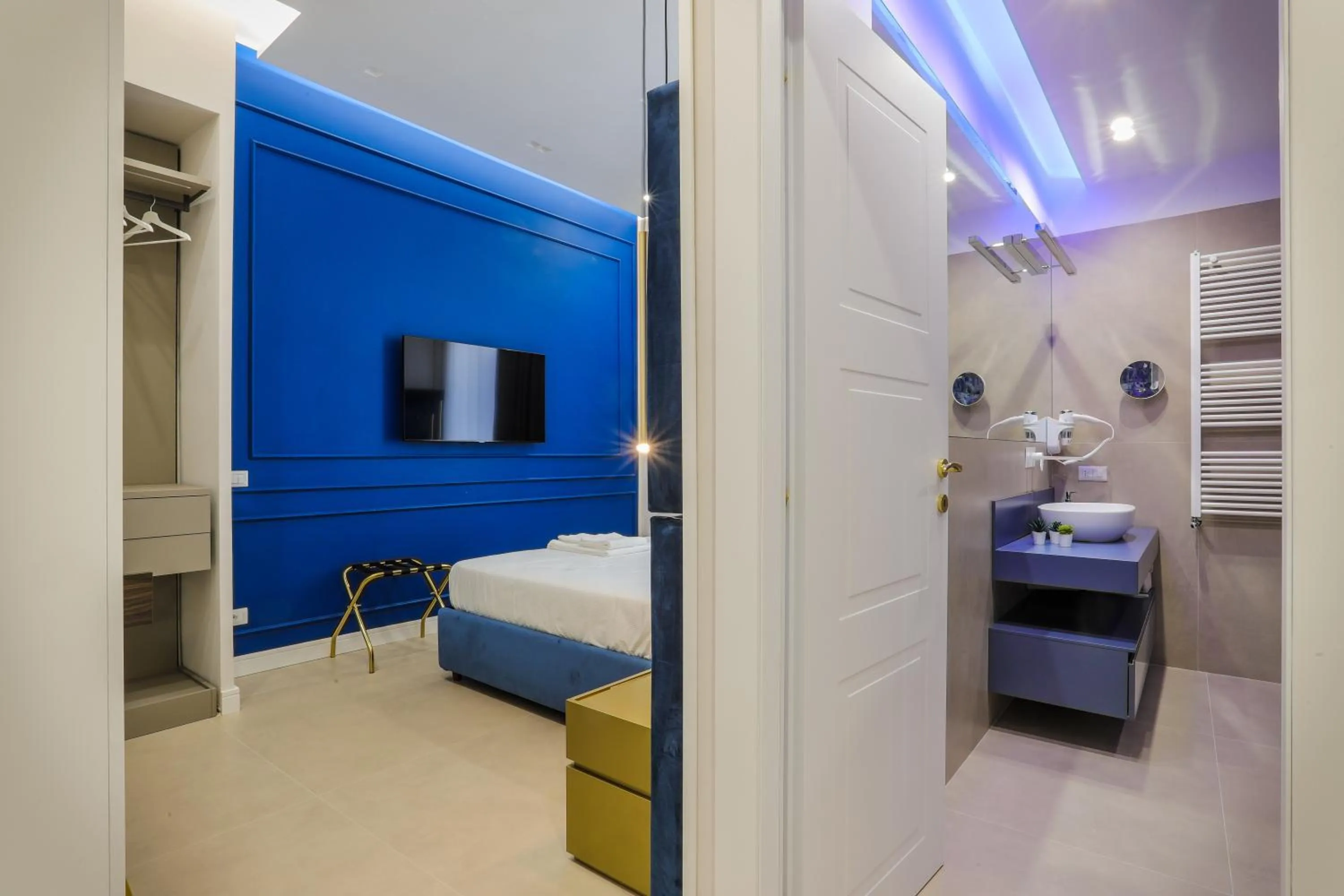 Photo of the whole room, Bed in Conte Relais Suite