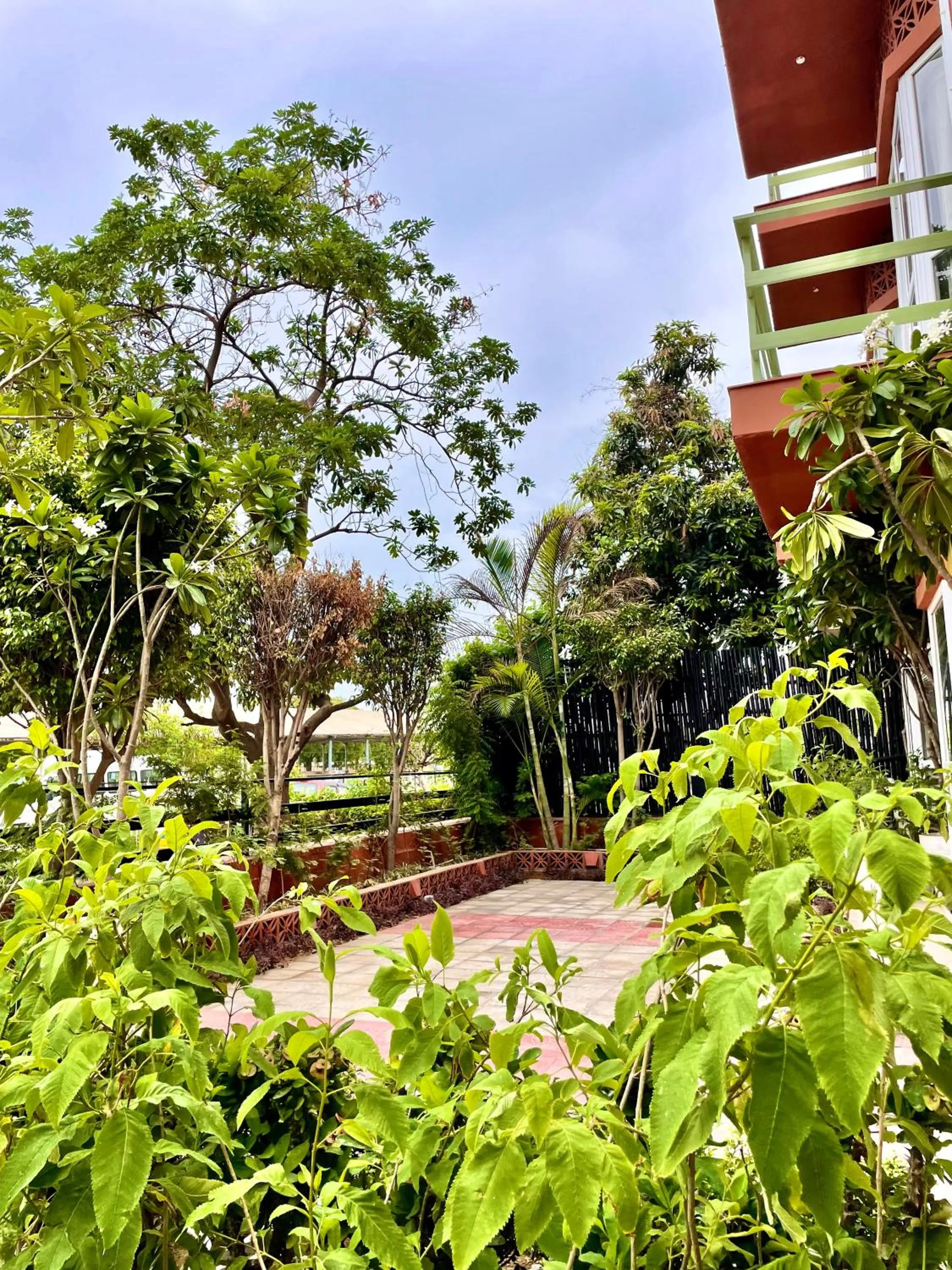 Garden in Firebrick Boutique Residences - AMETHYST HOUSE