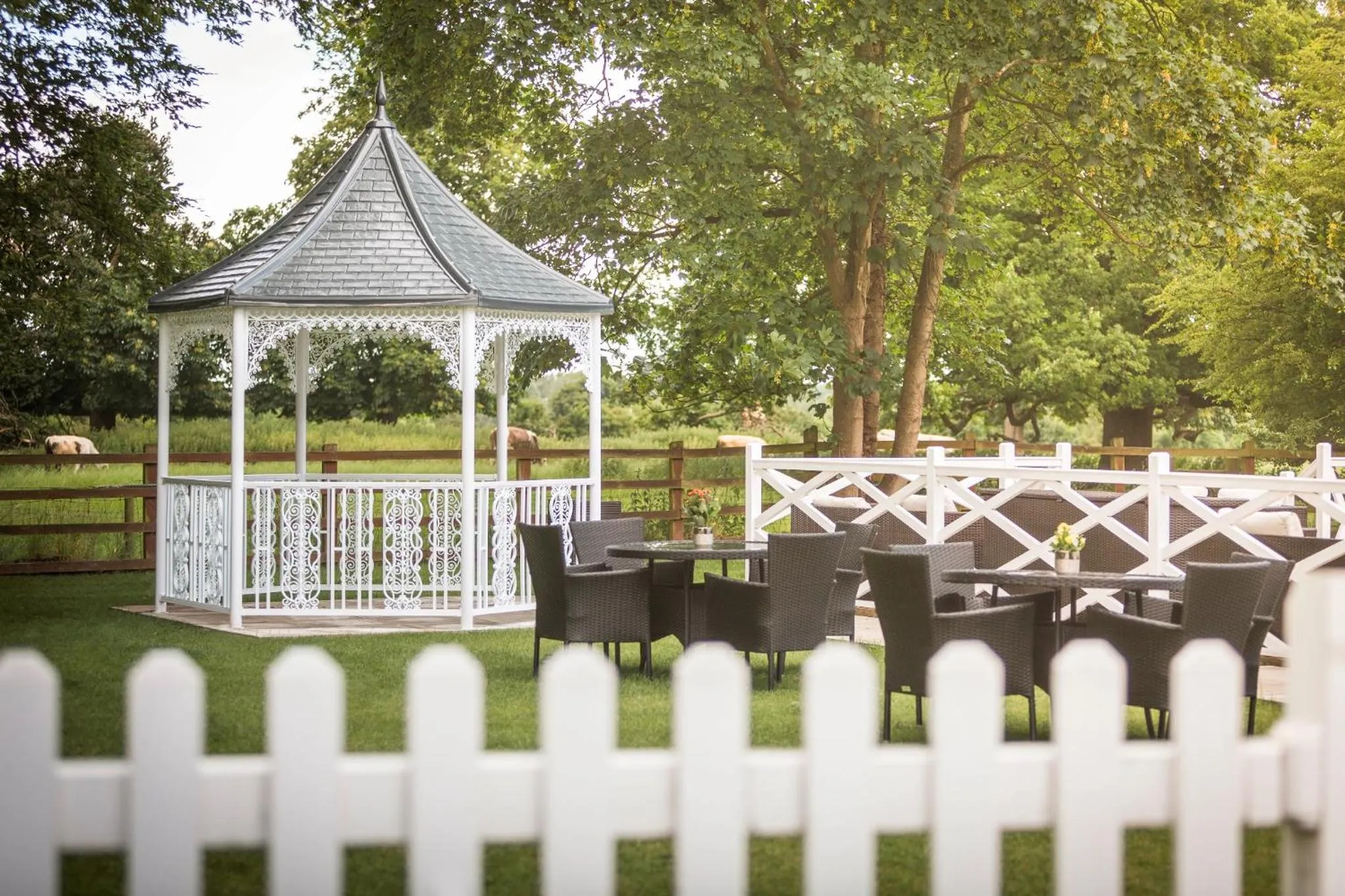 Garden in WorldHotels Distinctive Woughton House Hotel