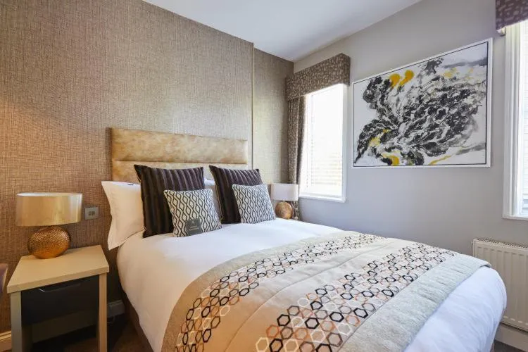 Bed in WorldHotels Distinctive Woughton House Hotel