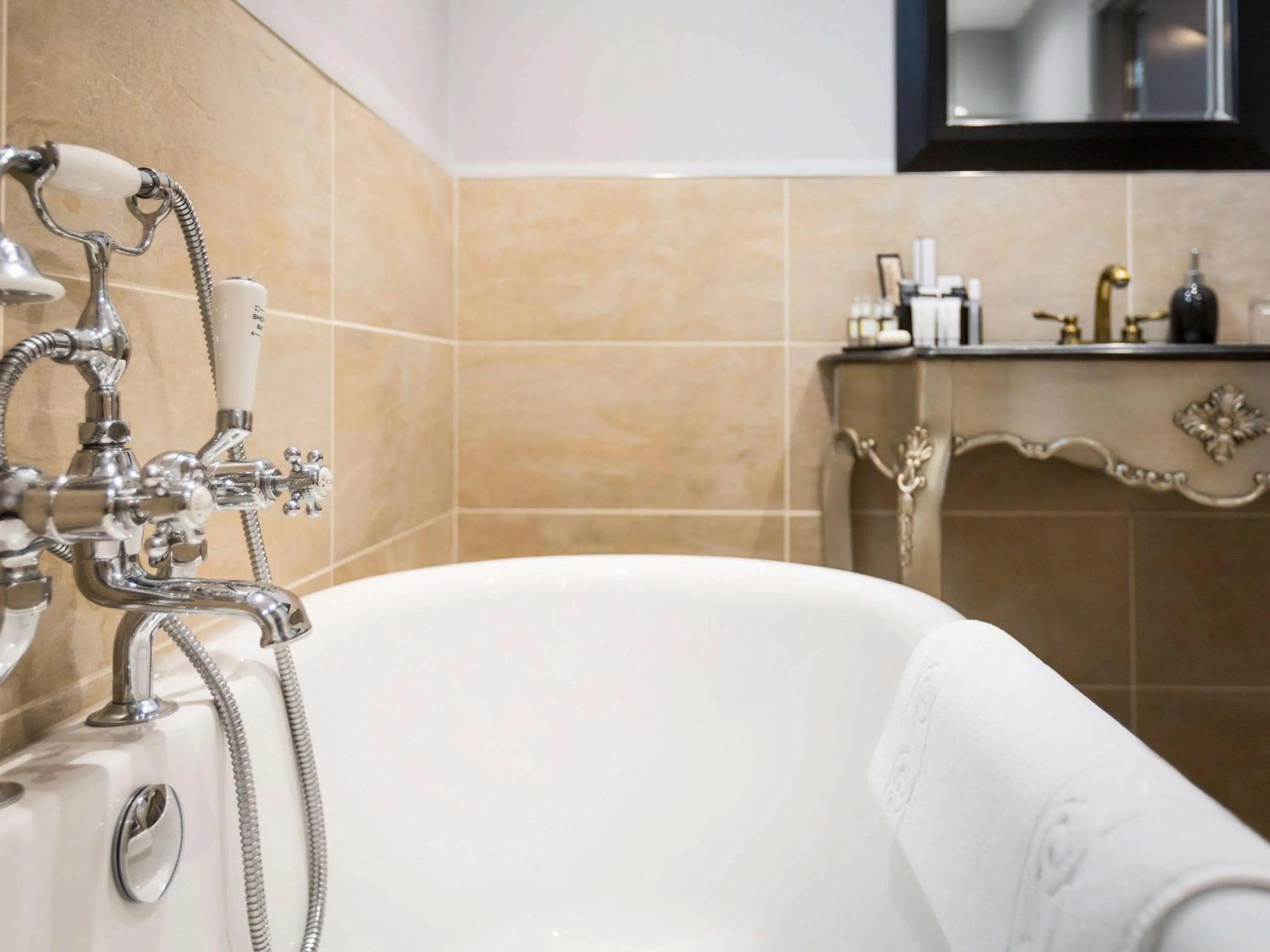 Photo of the whole room in WorldHotels Distinctive Woughton House Hotel