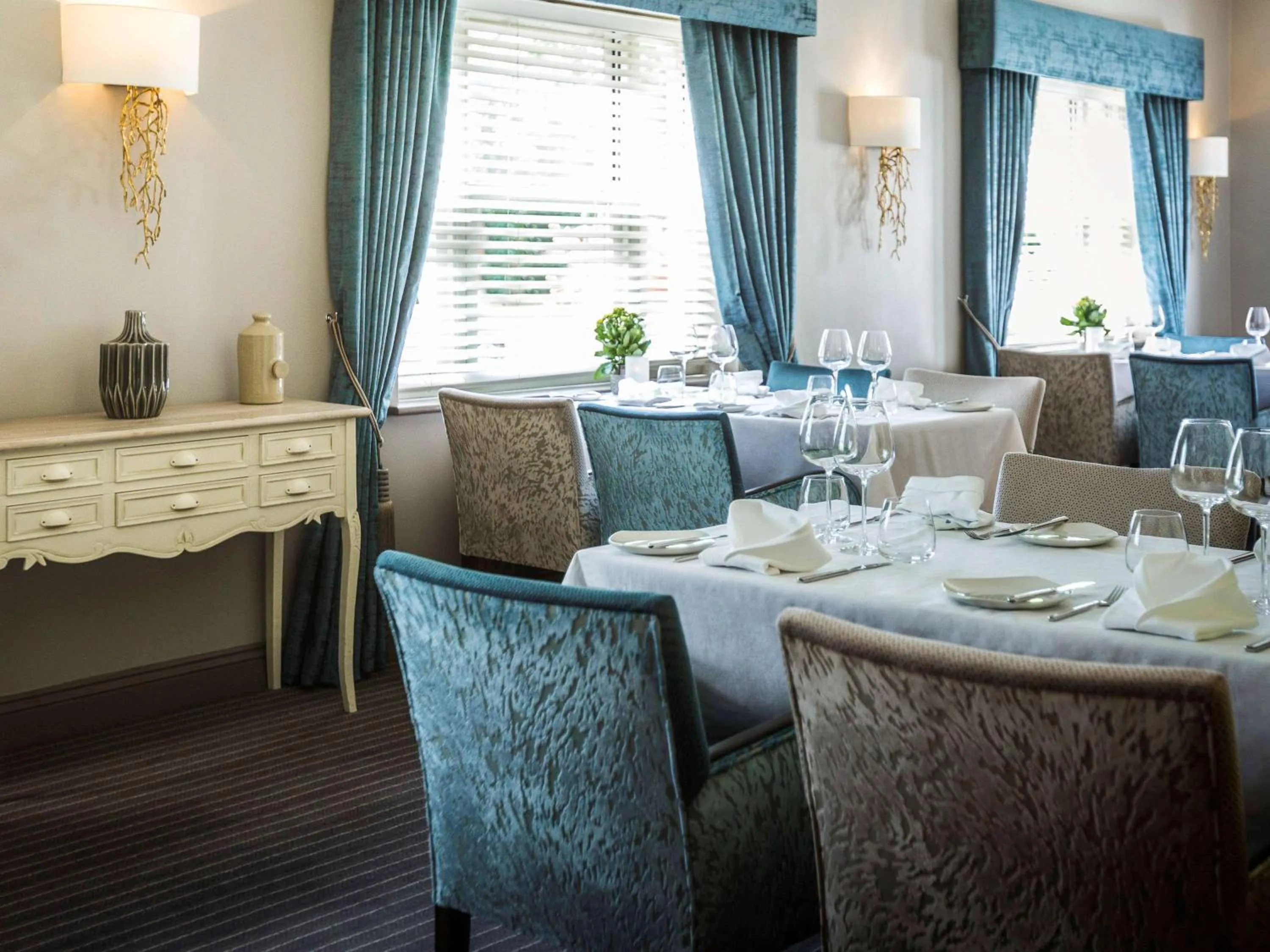 Restaurant/places to eat in WorldHotels Distinctive Woughton House Hotel