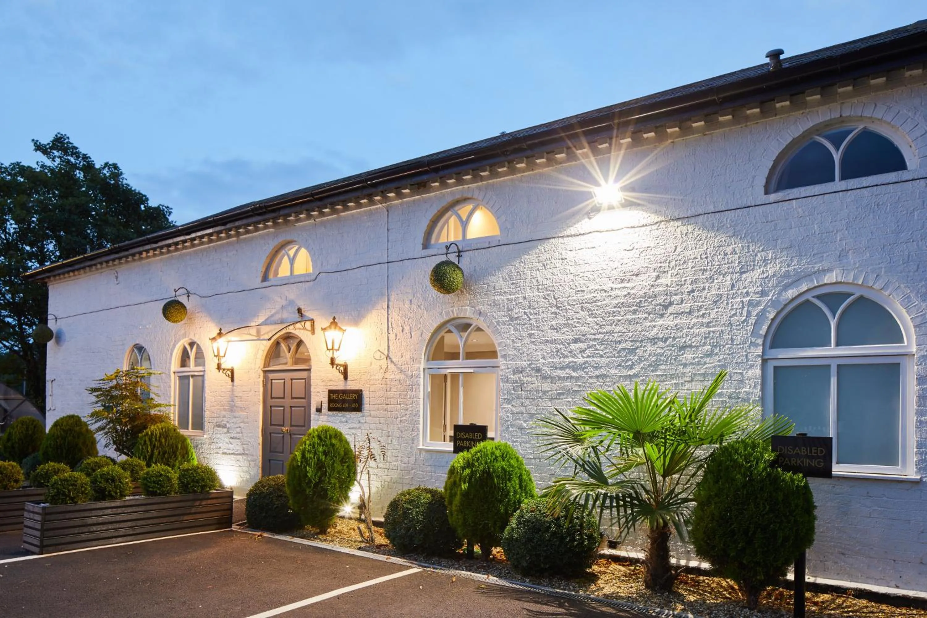 Facade/entrance in WorldHotels Distinctive Woughton House Hotel
