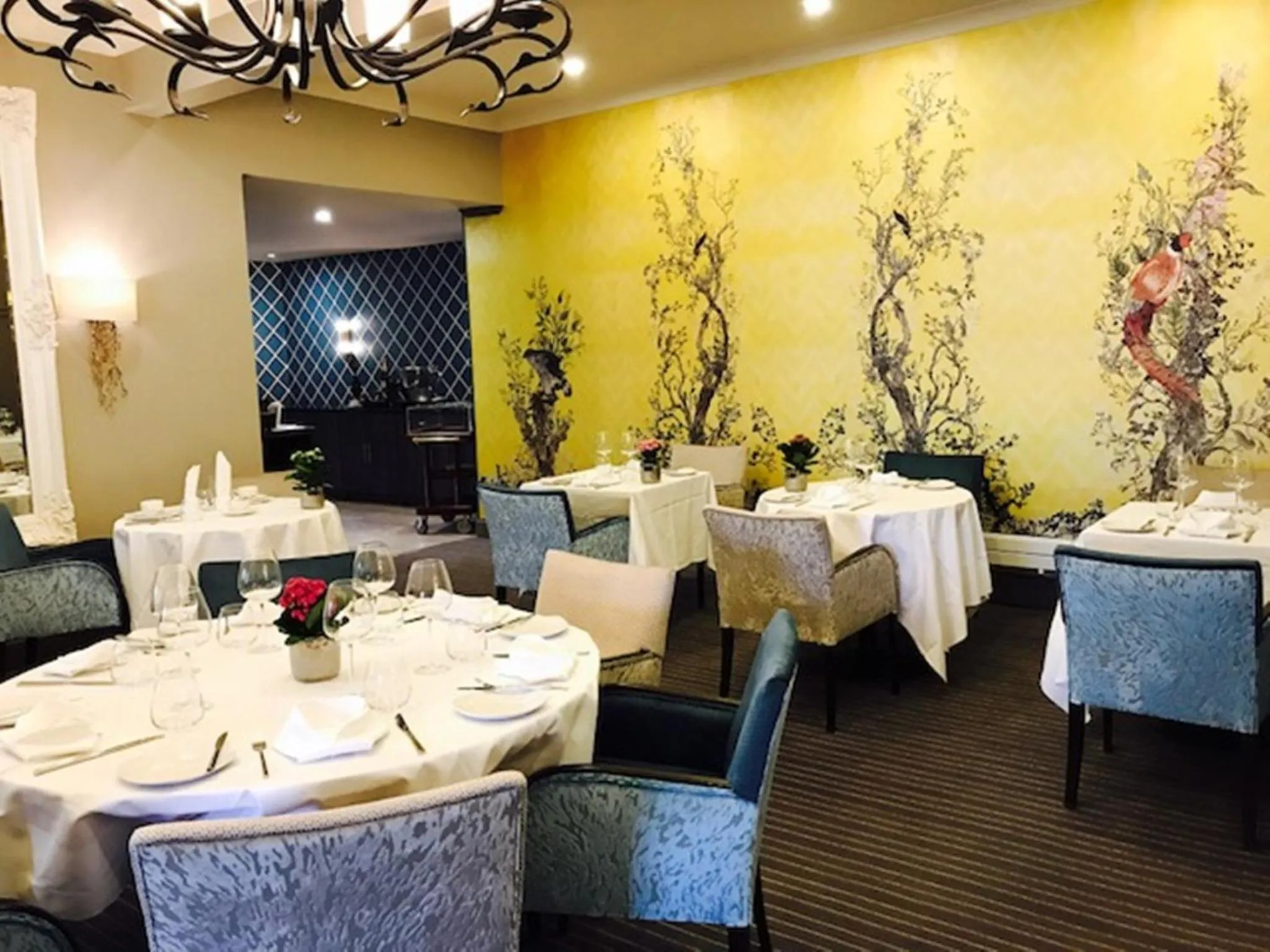 Restaurant/places to eat in WorldHotels Distinctive Woughton House Hotel