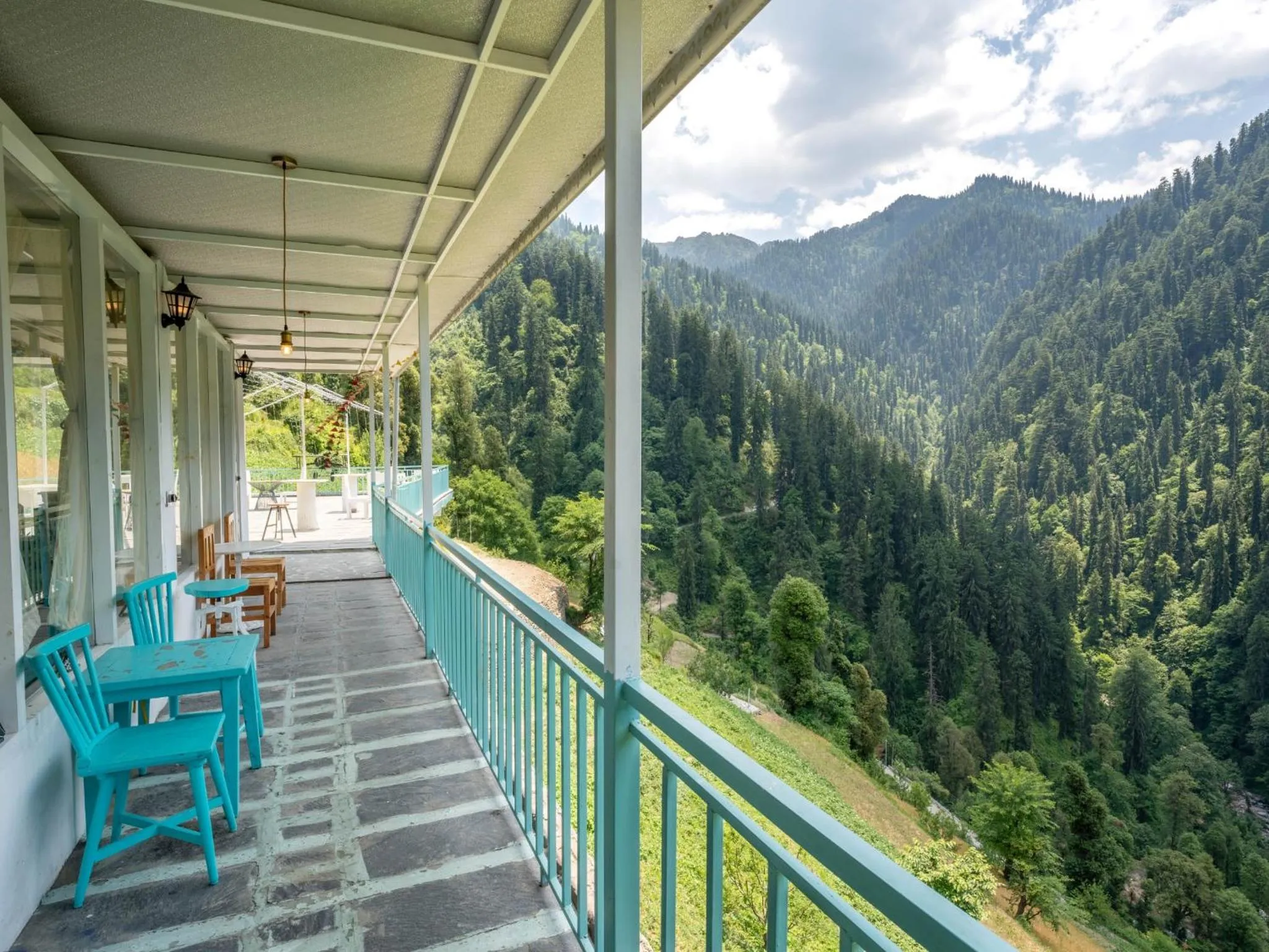 Patio in Moustache Shoja, Jibhi