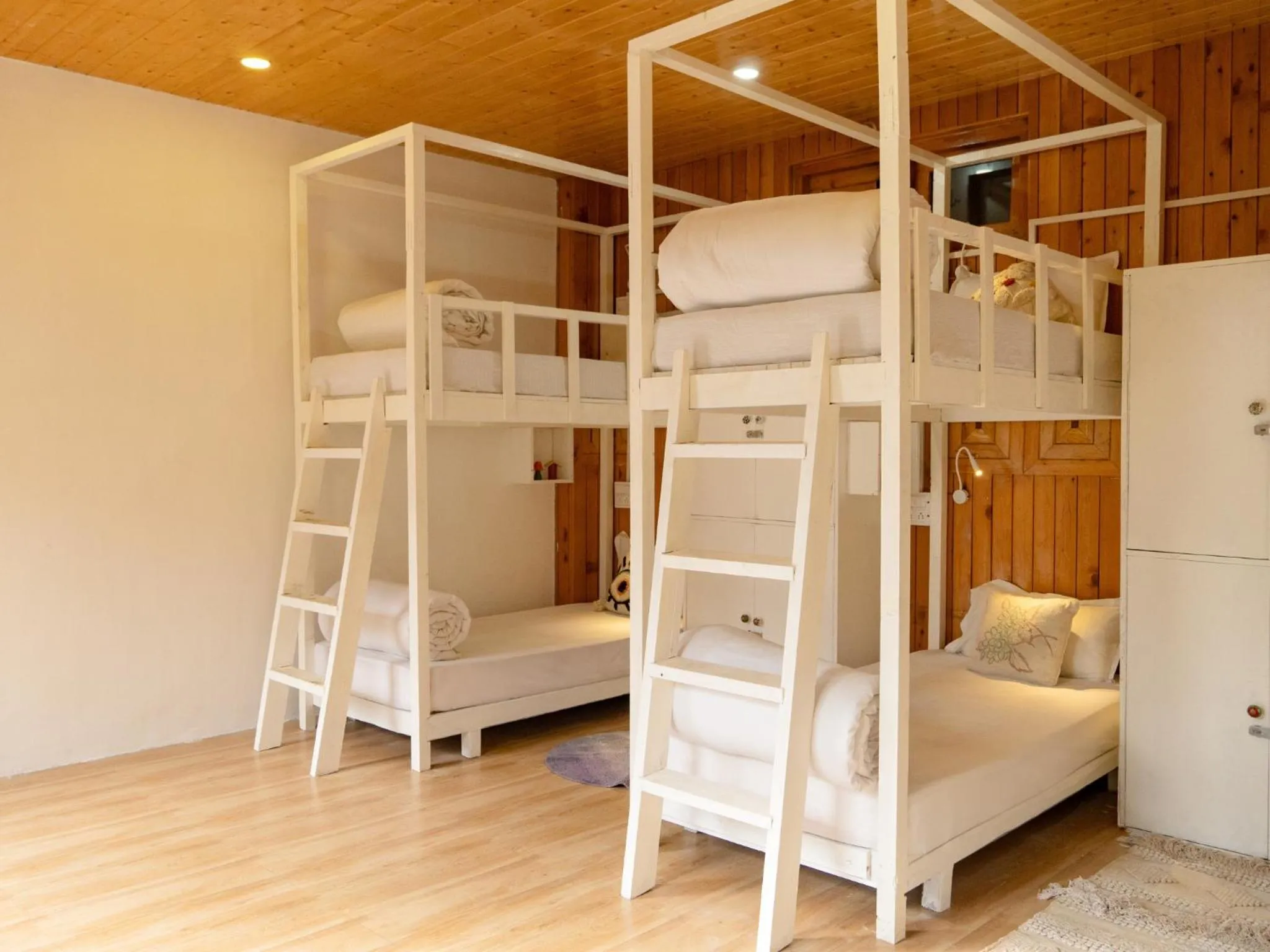 Bed in Moustache Shoja, Jibhi