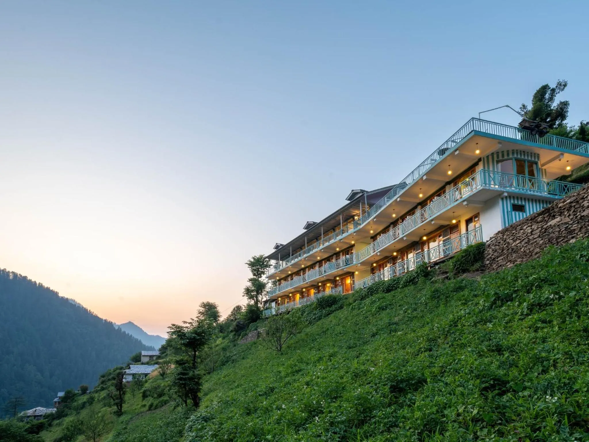 Property building in Moustache Shoja, Jibhi