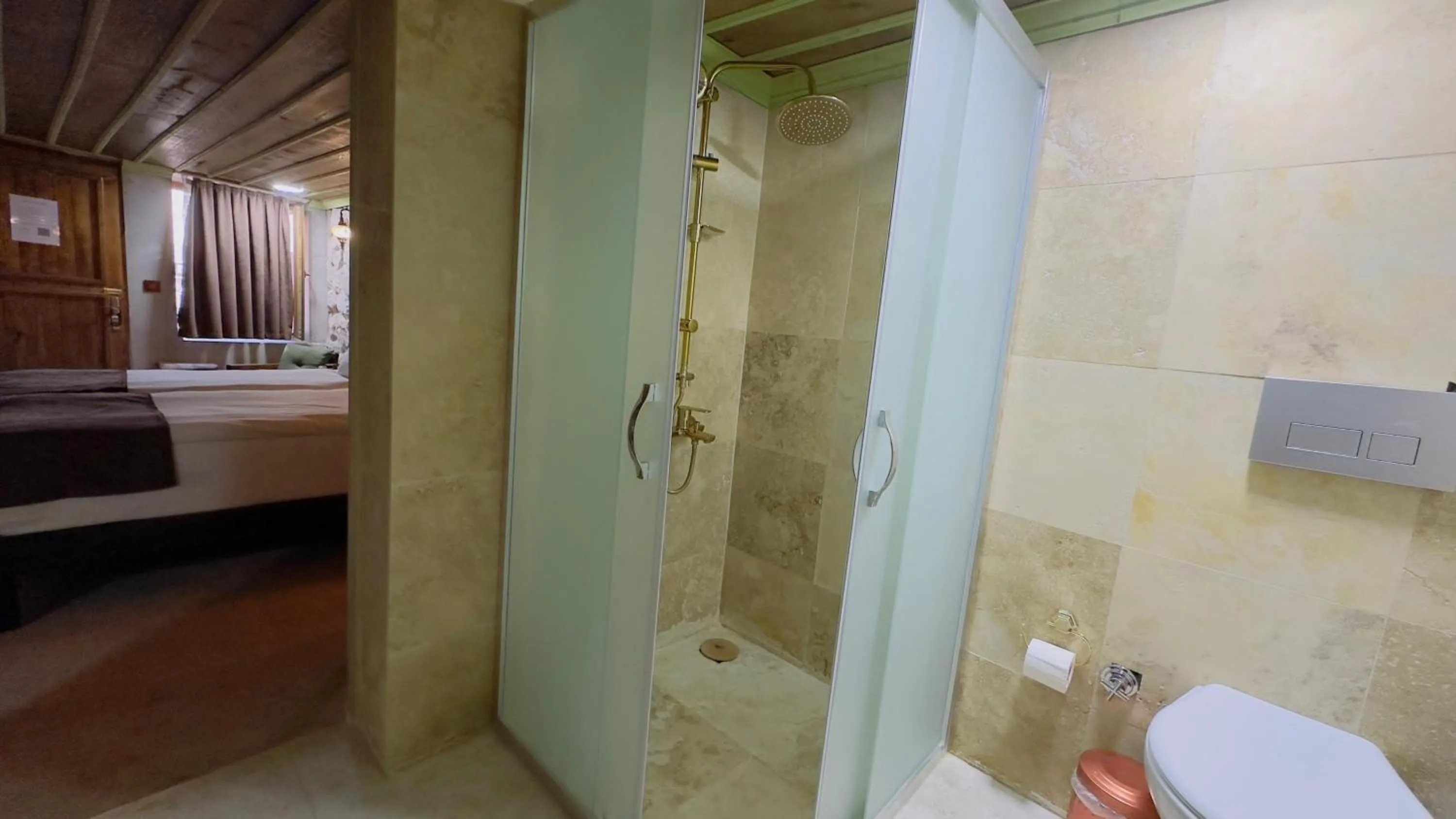 Shower in Almula Cave