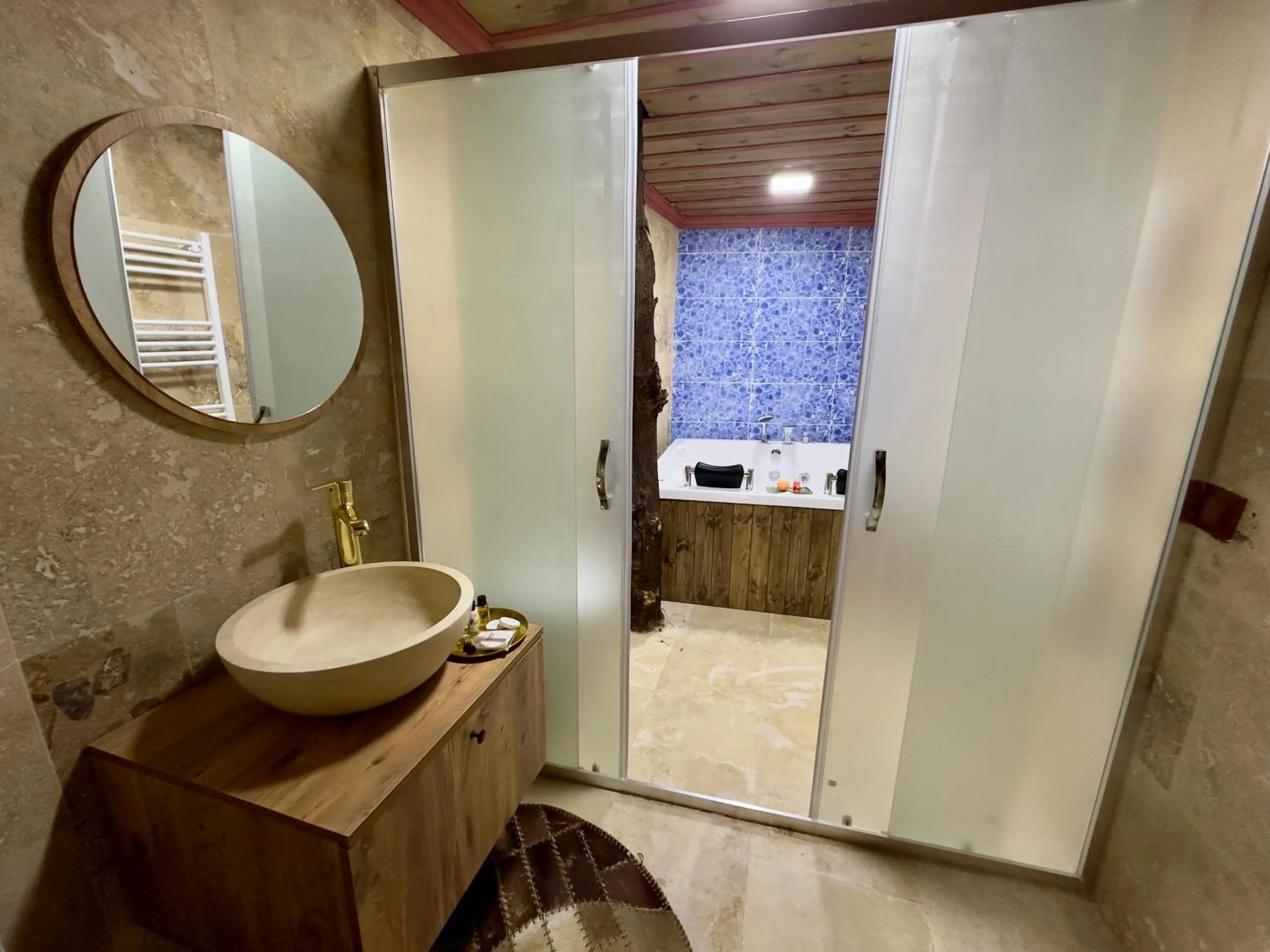 Bathroom in Almula Cave