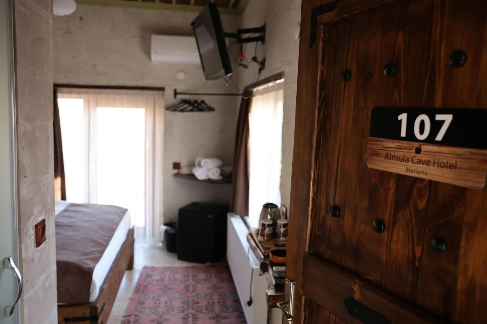 Bedroom, Bed in Almula Cave
