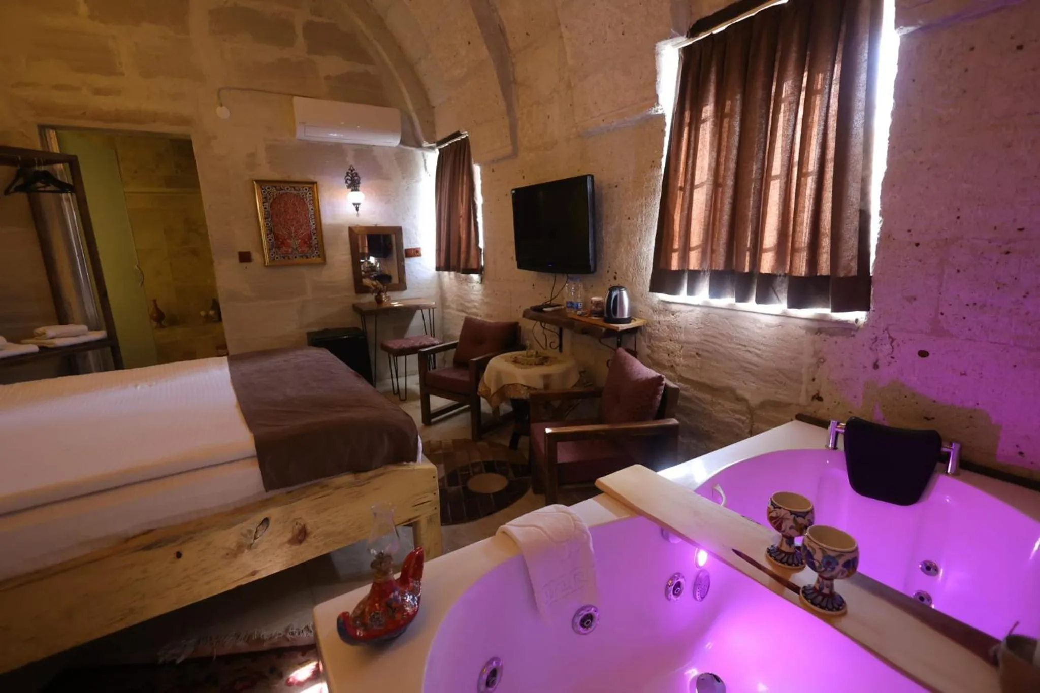 Bedroom in Almula Cave