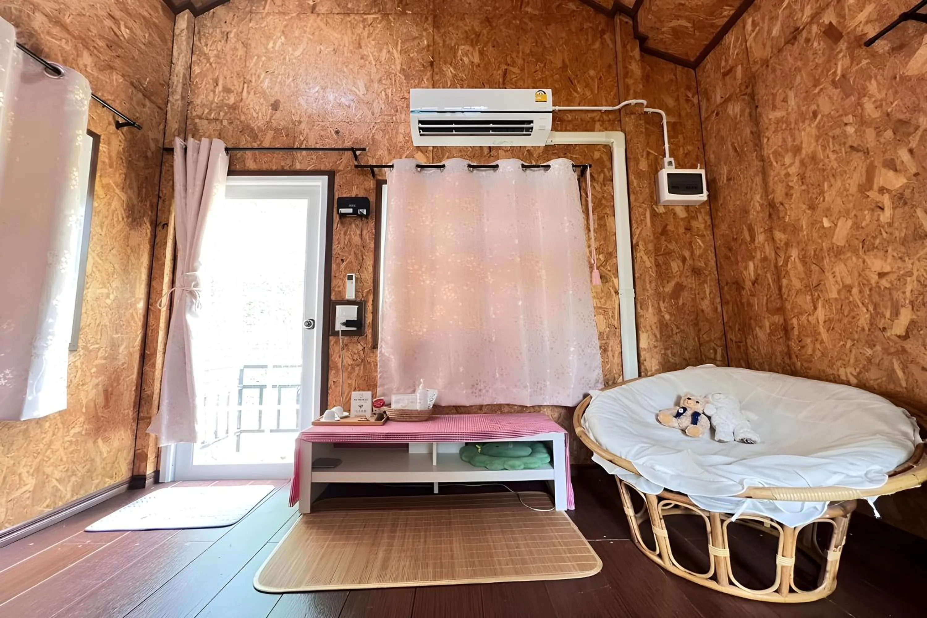 Photo of the whole room, Bed in Rat Min House