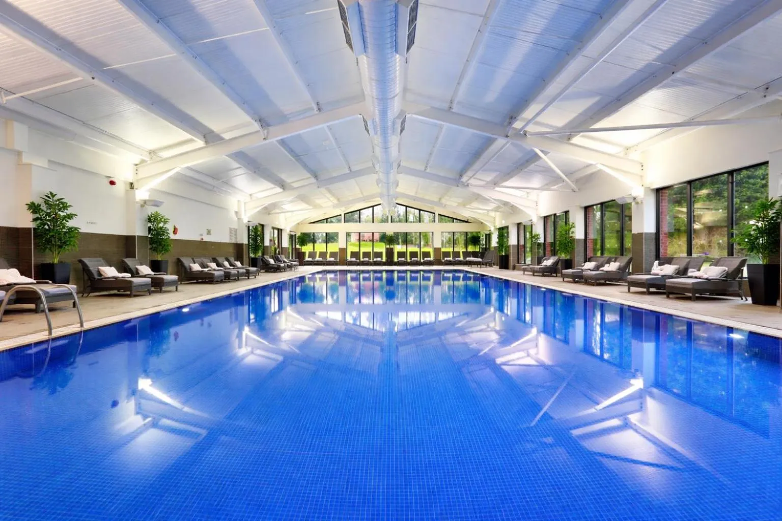 Swimming pool in Macdonald Hill Valley Hotel, Spa & Golf Resort
