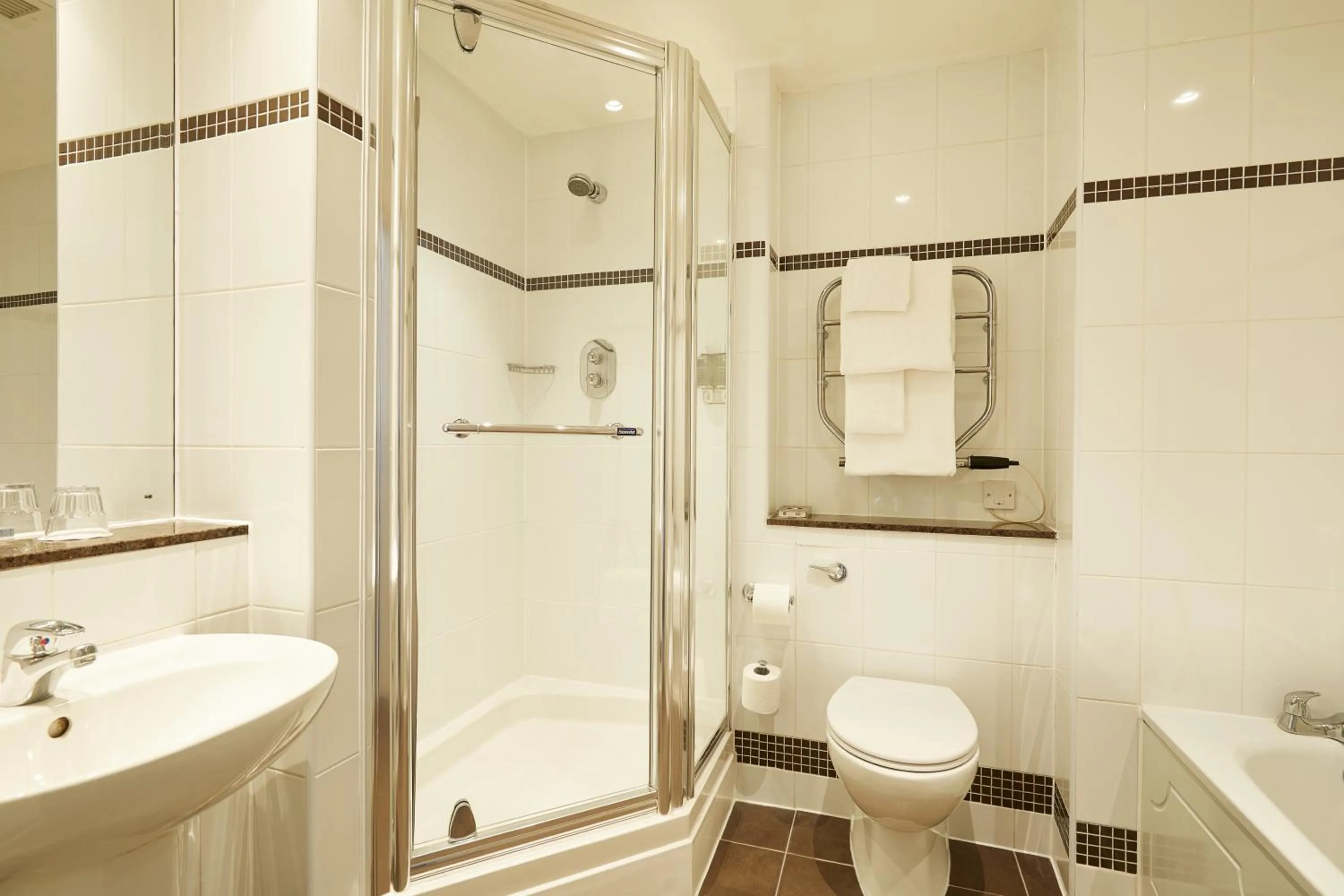 Bathroom in Macdonald Hill Valley Hotel, Spa & Golf Resort