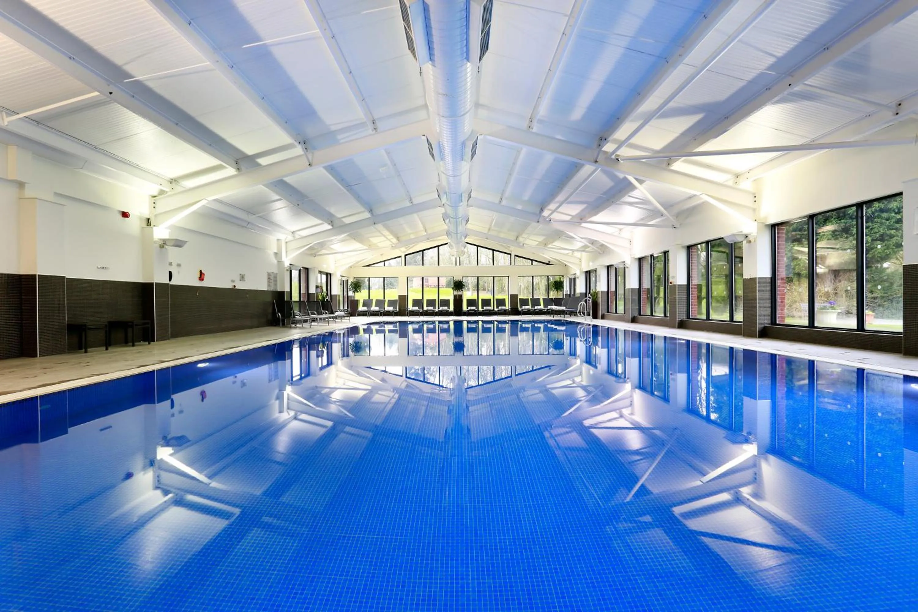 Swimming pool in Macdonald Hill Valley Hotel, Spa & Golf Resort