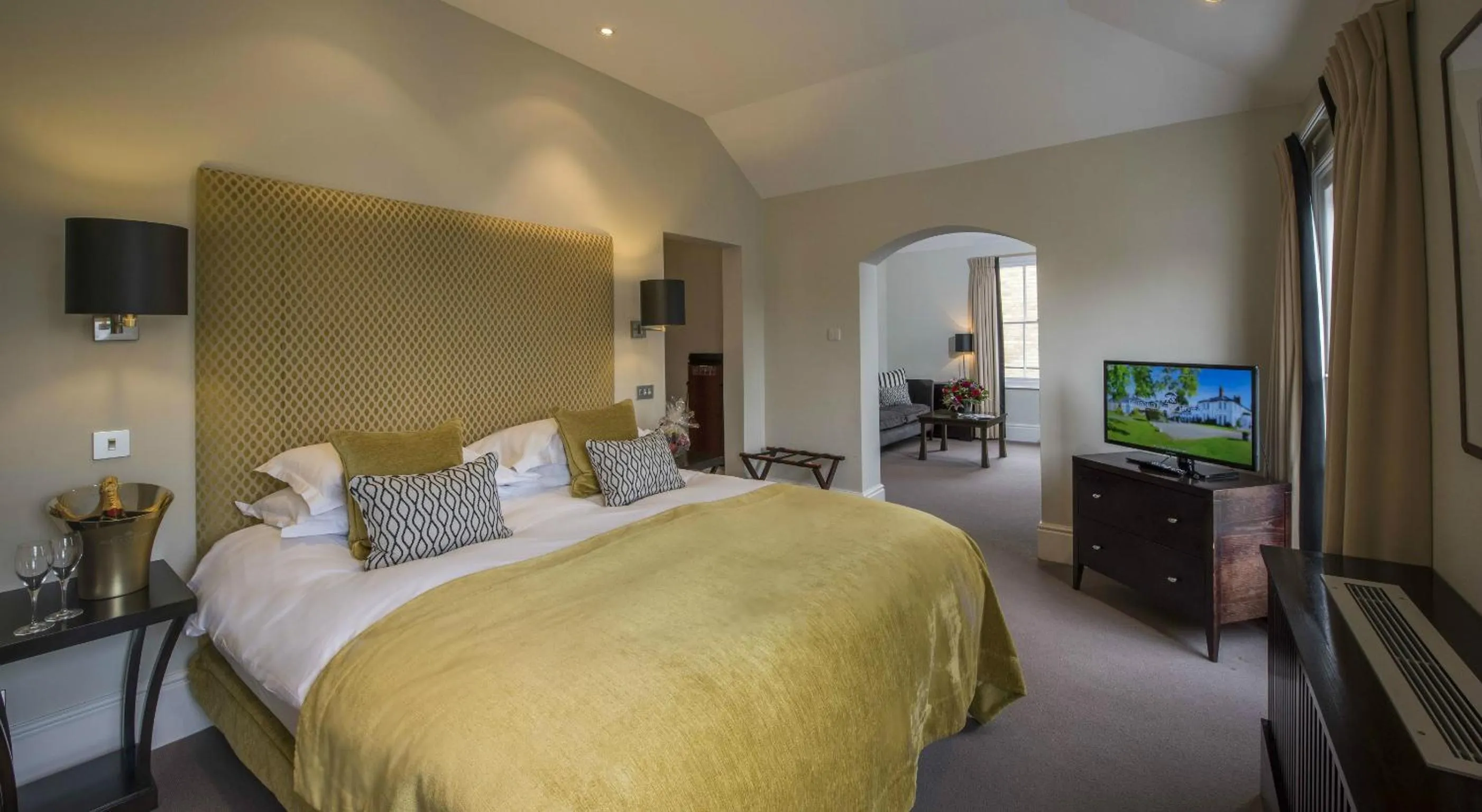 Bed in Bedford Lodge Hotel & Spa