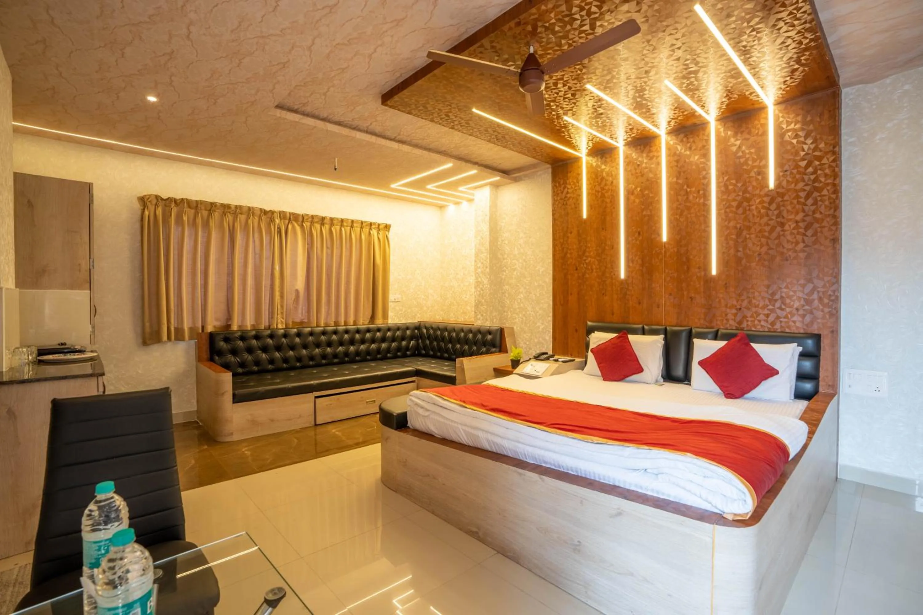 Bed in Seasons Suites Koramangala