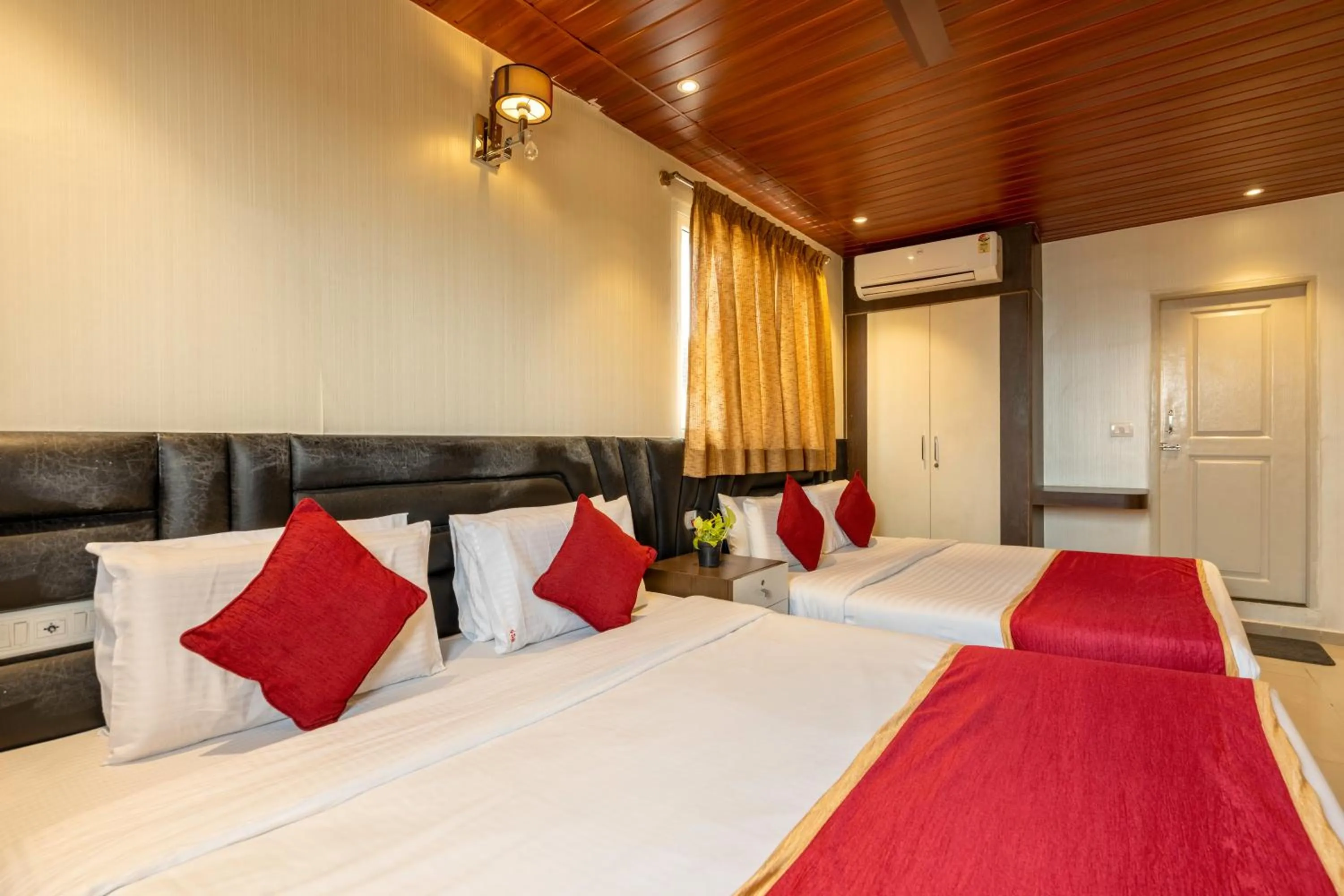 Bed in Seasons Suites Koramangala