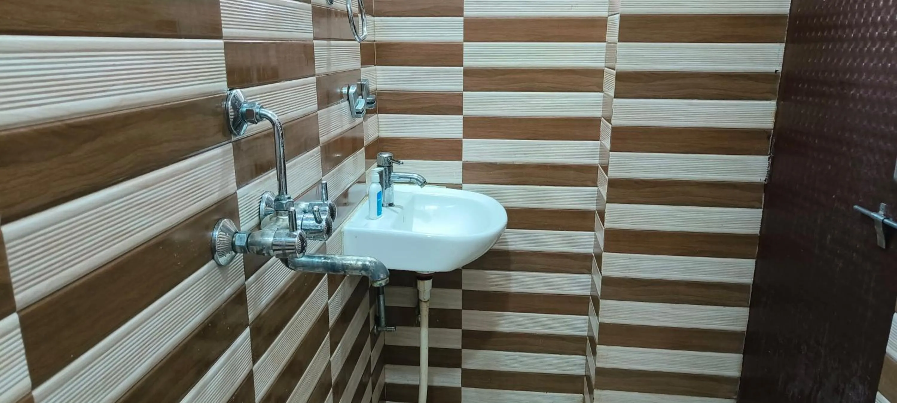 Shower in Hotel HM International