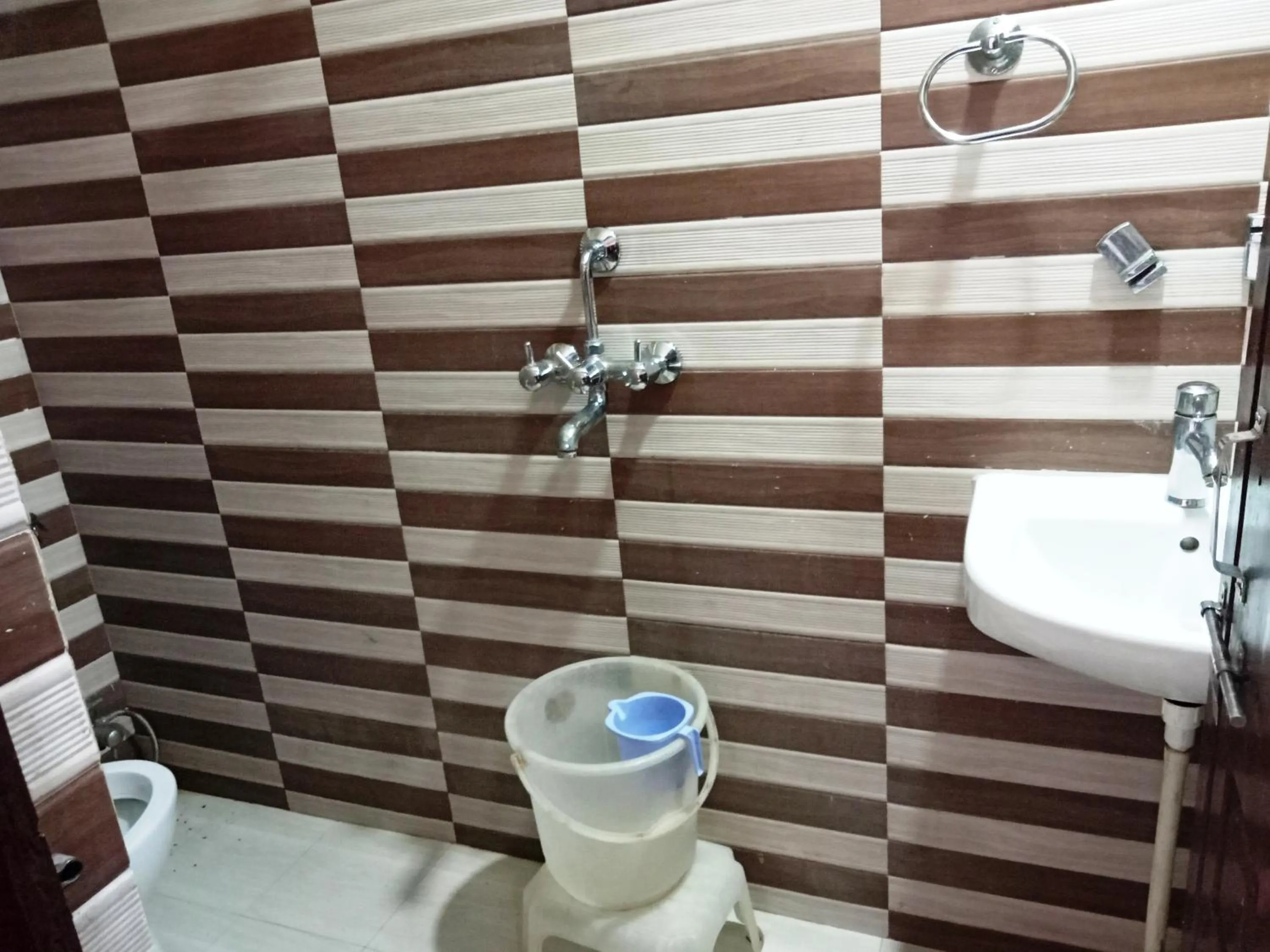 Shower in Hotel HM International