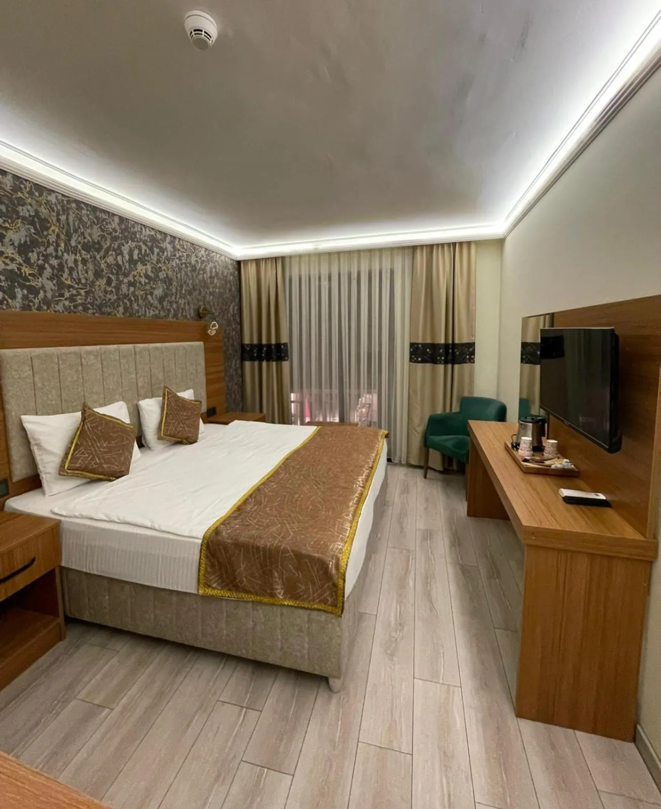 Bed in Golden Lux Hotel Antalya