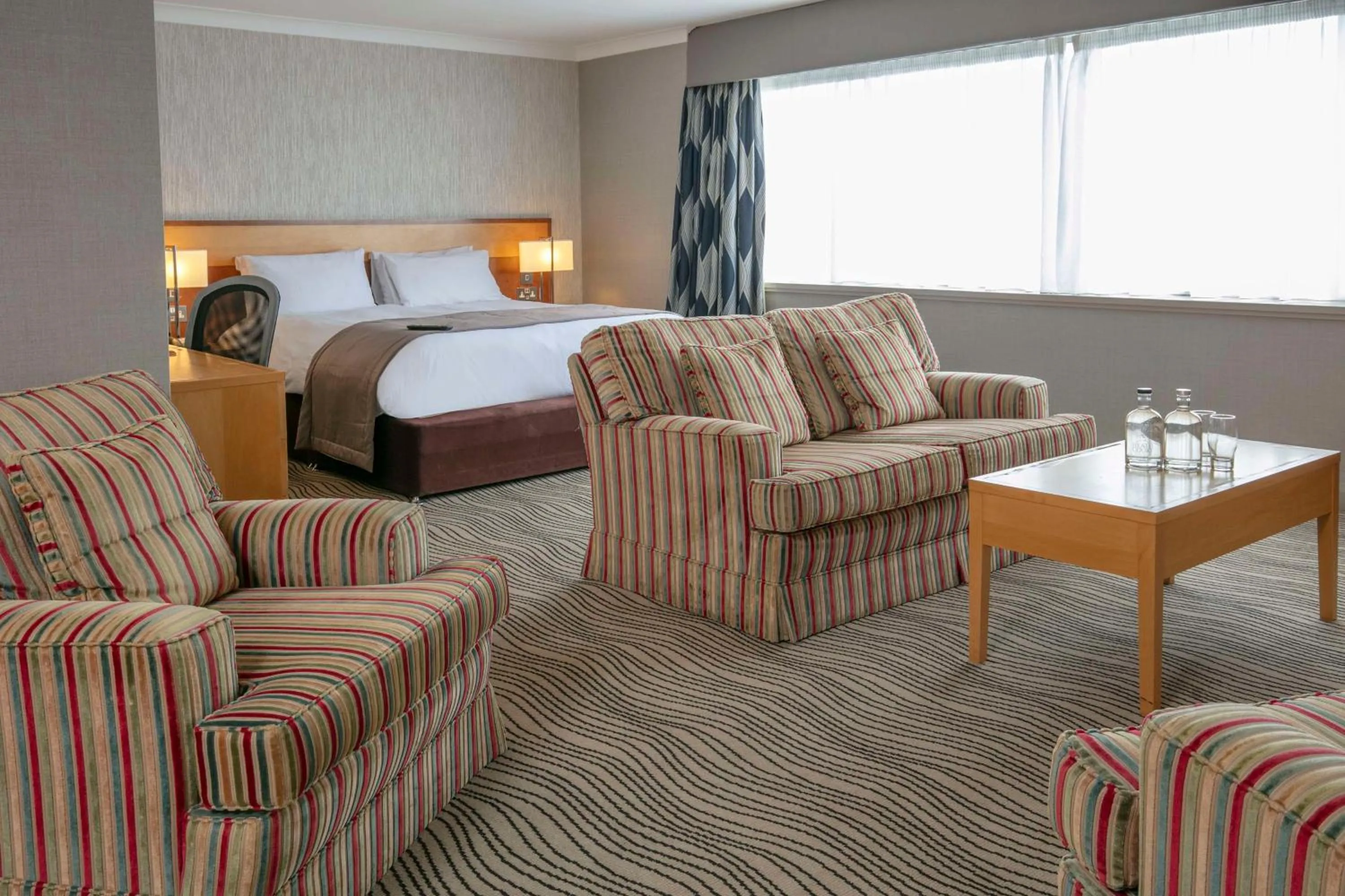 Photo of the whole room, Bed in Best Western Heath Court Hotel
