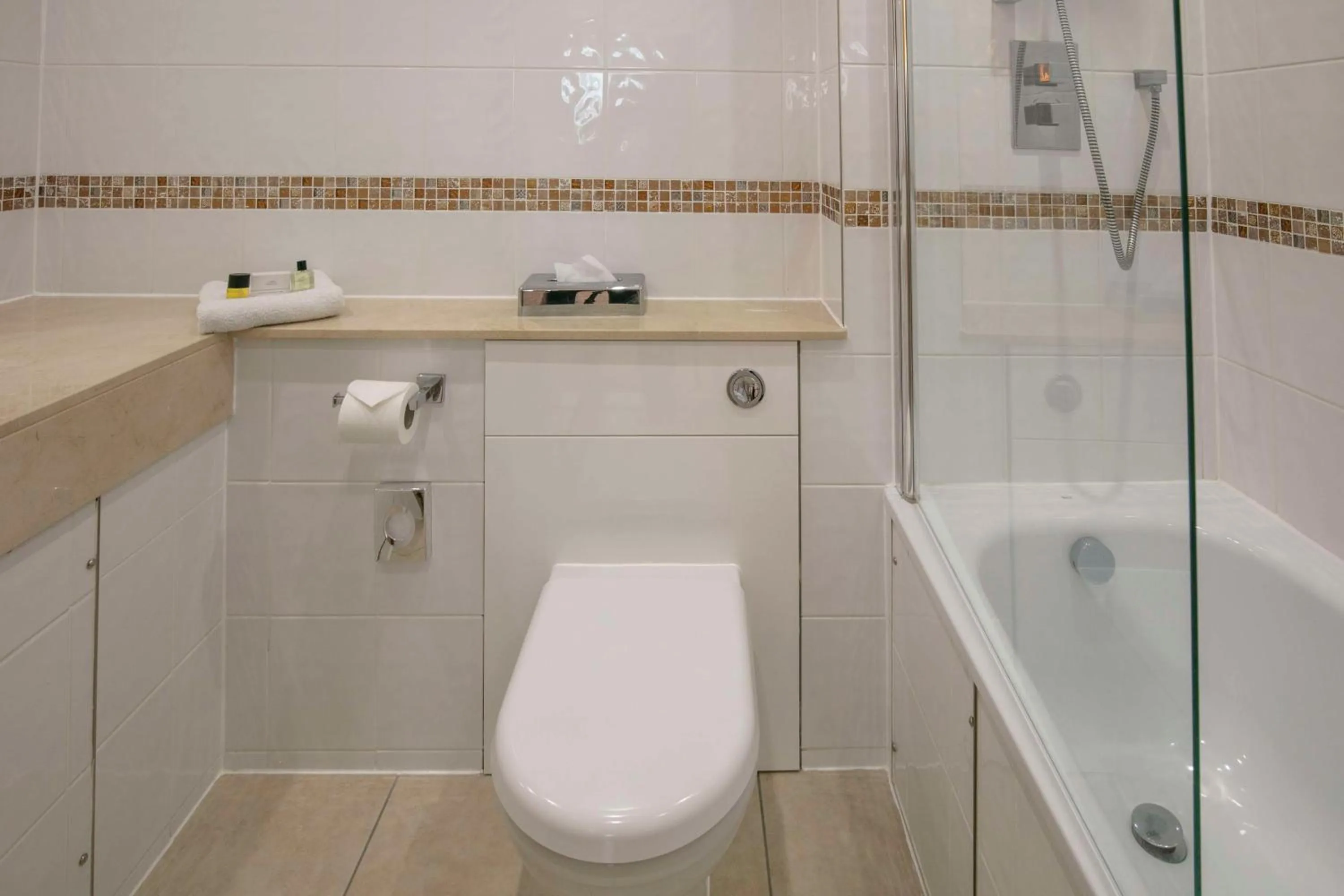 Bathroom in Best Western Heath Court Hotel