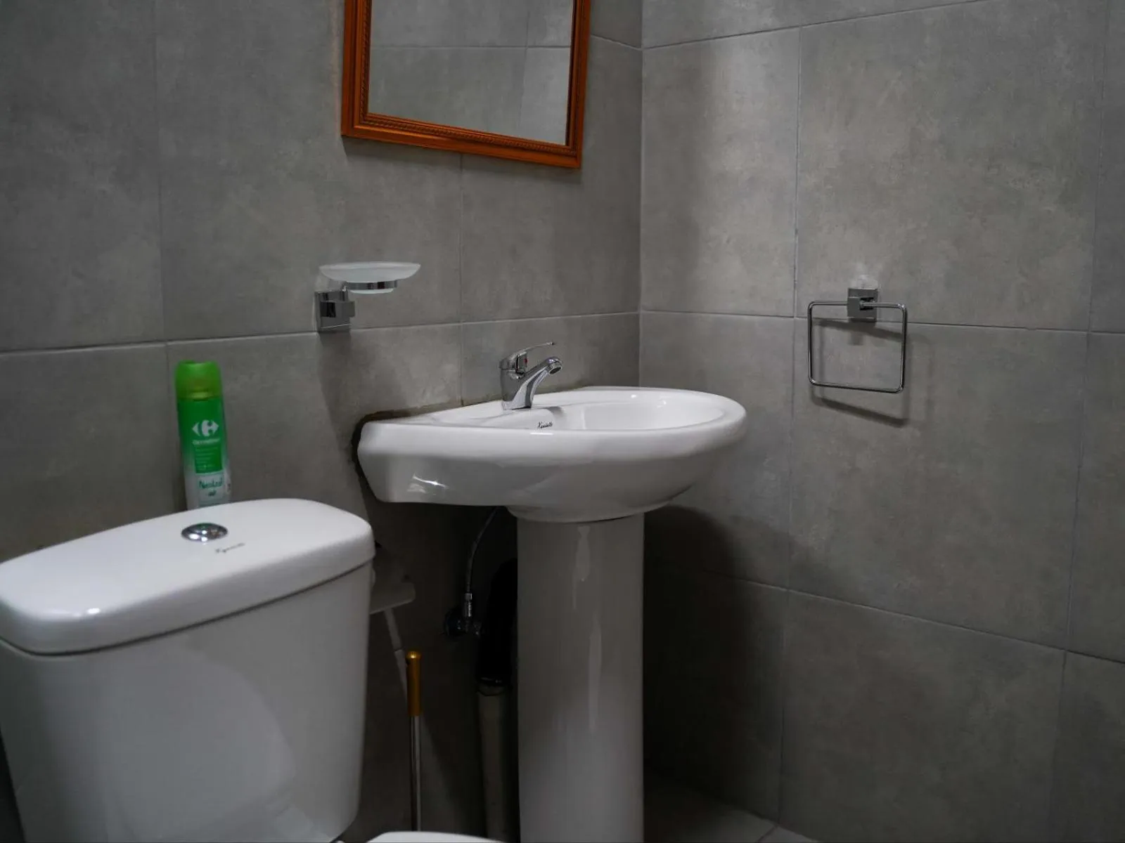 Toilet in Aqua Guest House