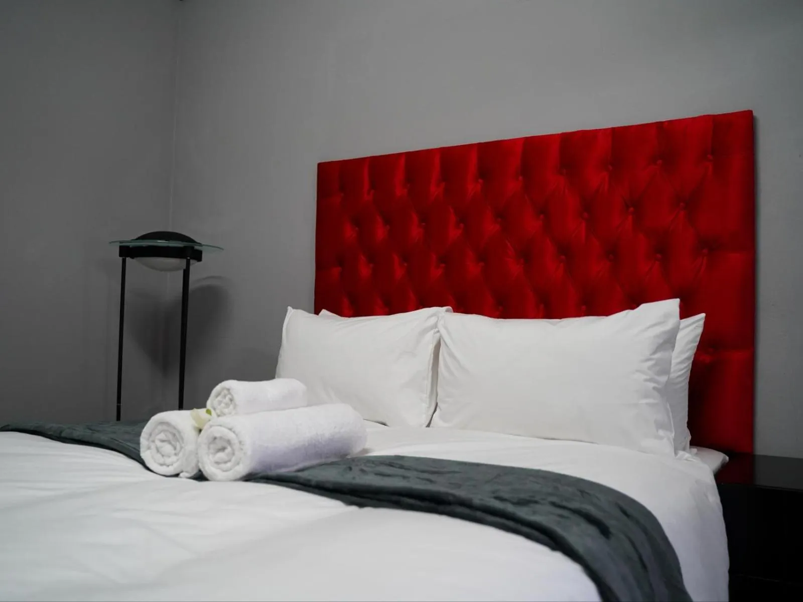 Bed in Aqua Guest House