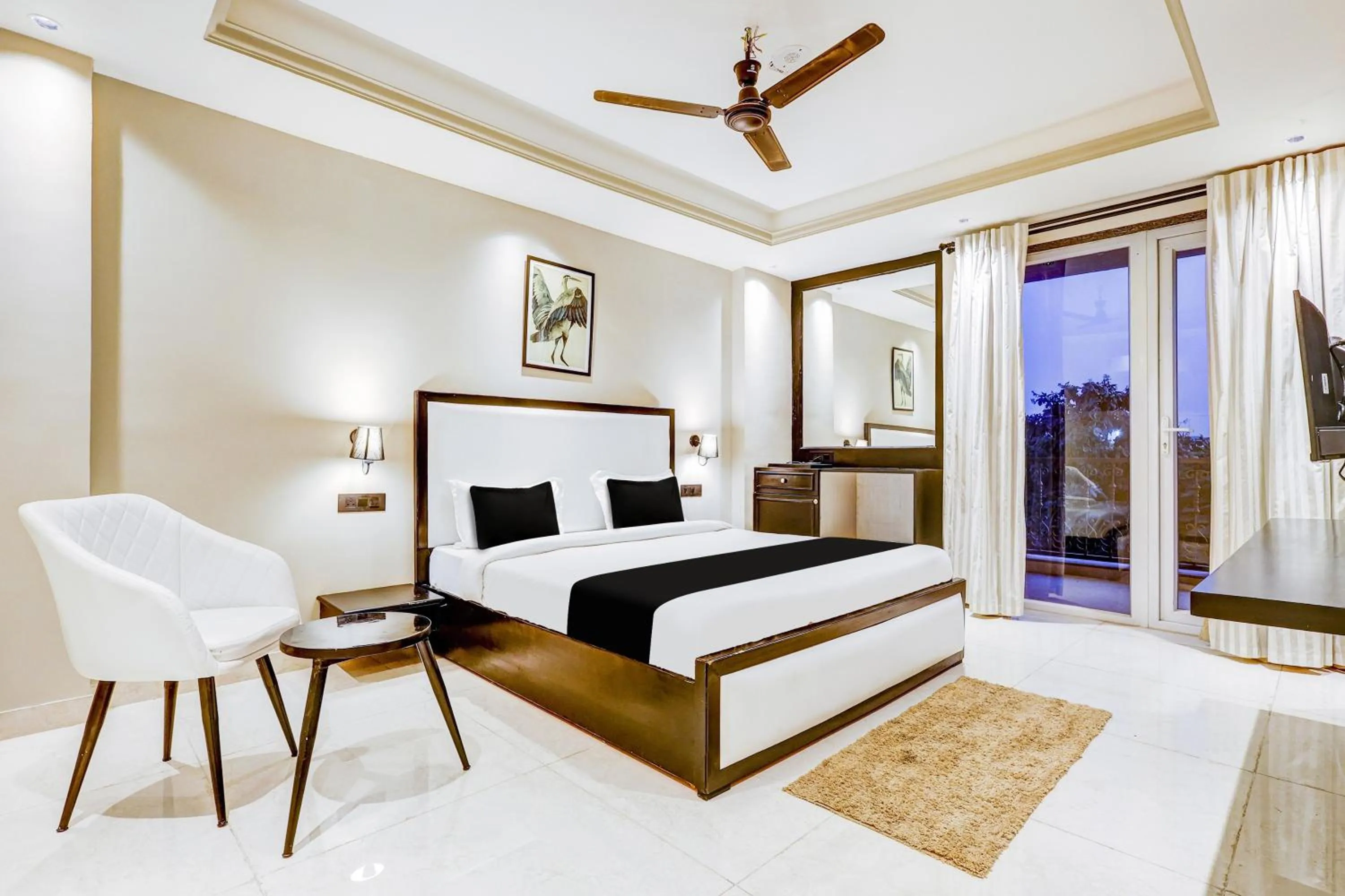 Bedroom, Bed in Super Townhouse Oak Udyog Vihar