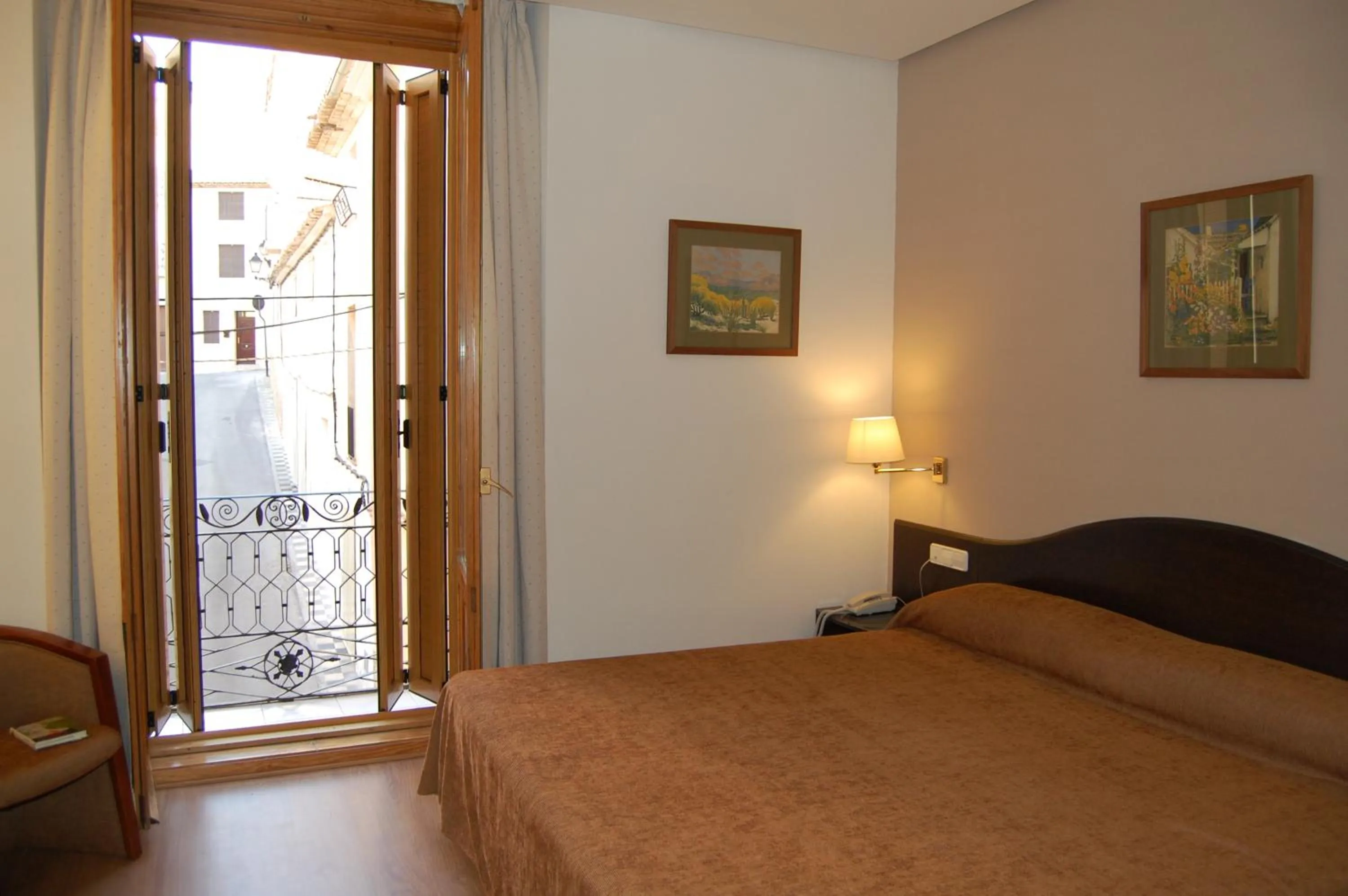 Bedroom, Bed in Hotel Villa de Biar