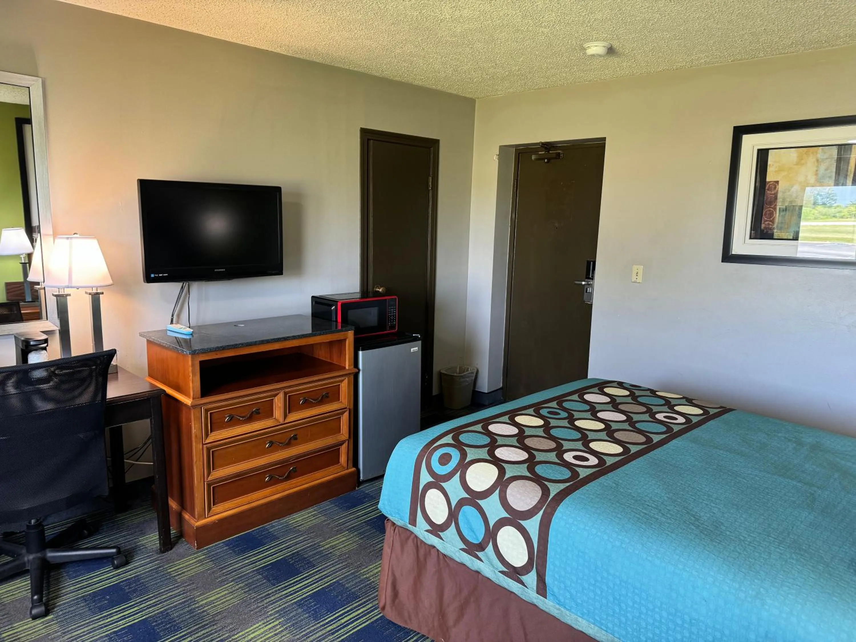 Bedroom, Bed in South Ridge Inn