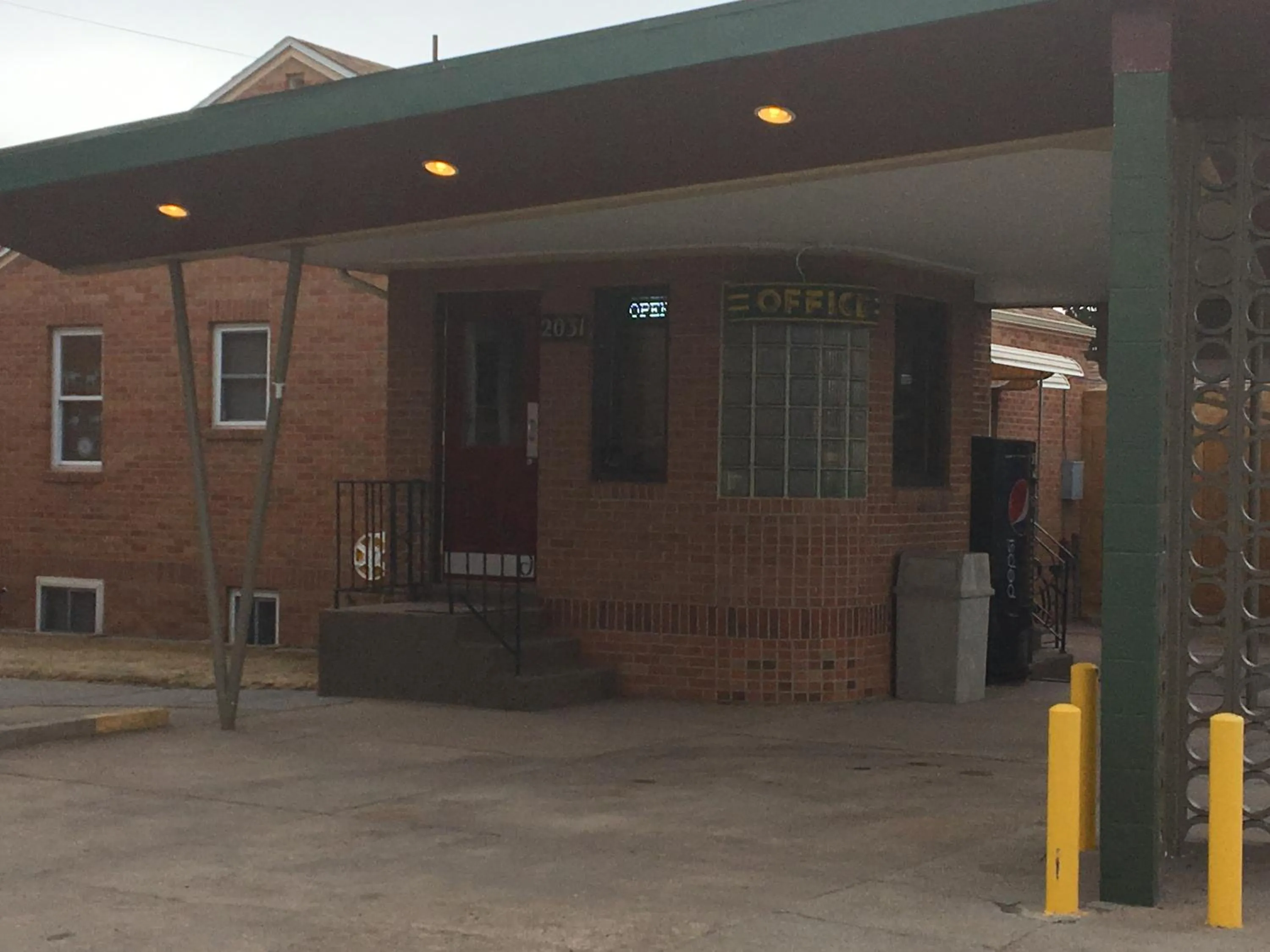 Facade/entrance in The King's Inn