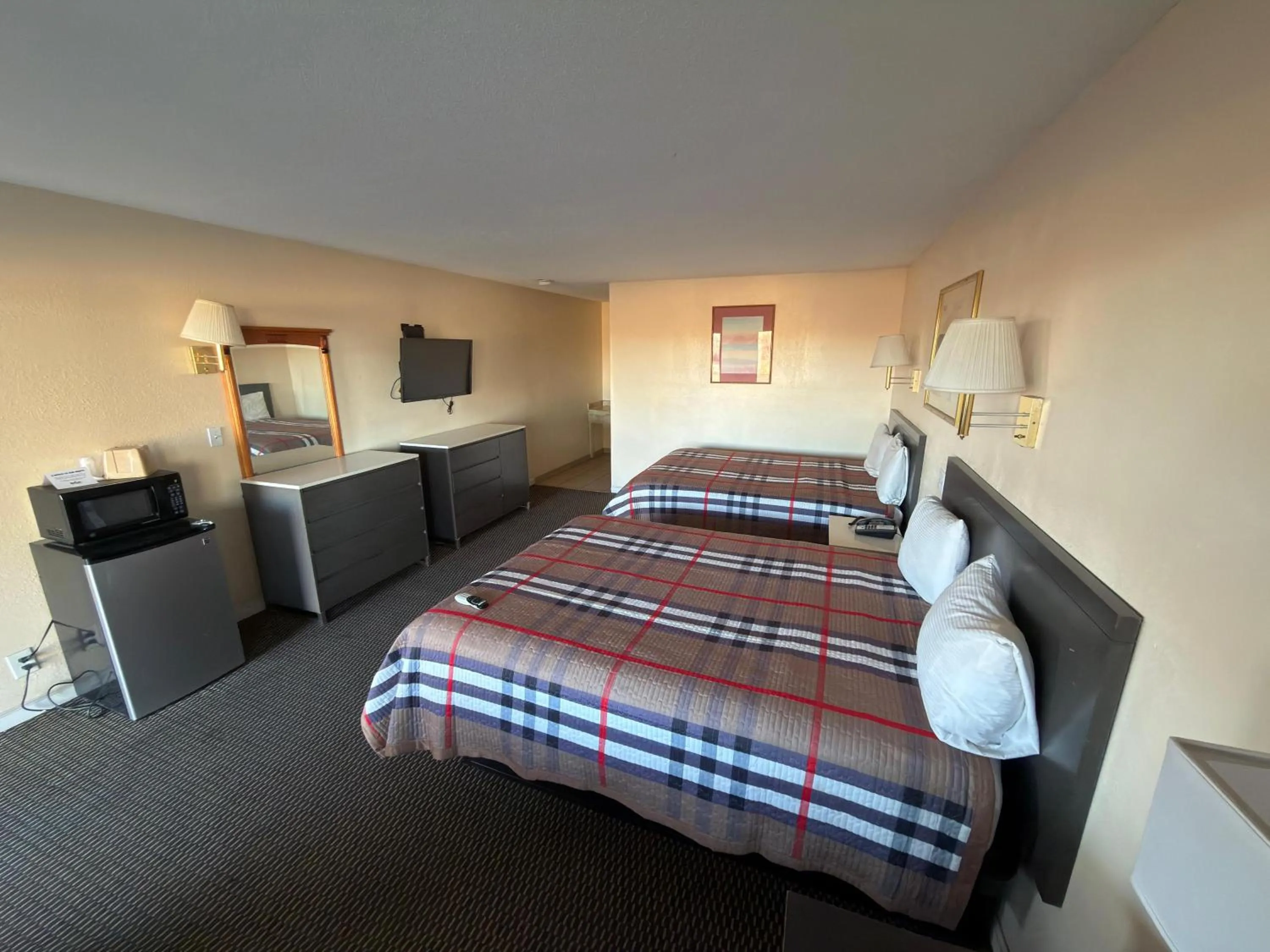 Bed in Regal Inn Las Vegas New Mexico