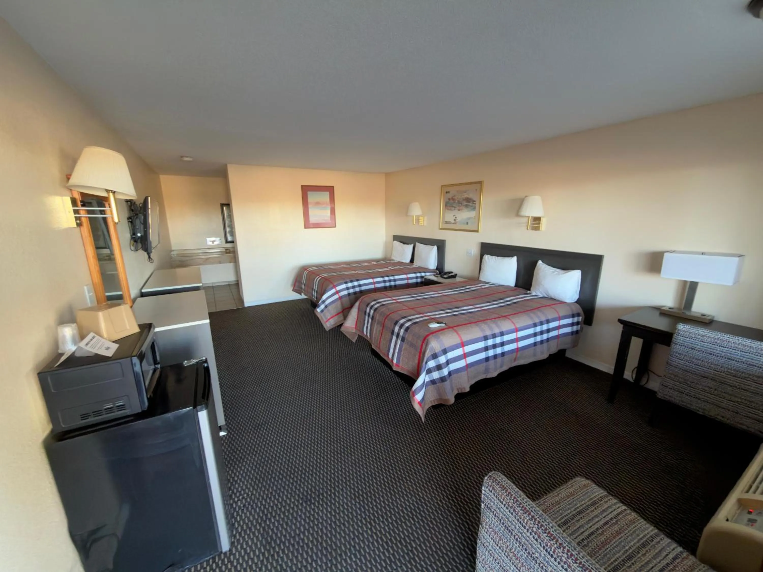 Bed in Regal Inn Las Vegas New Mexico