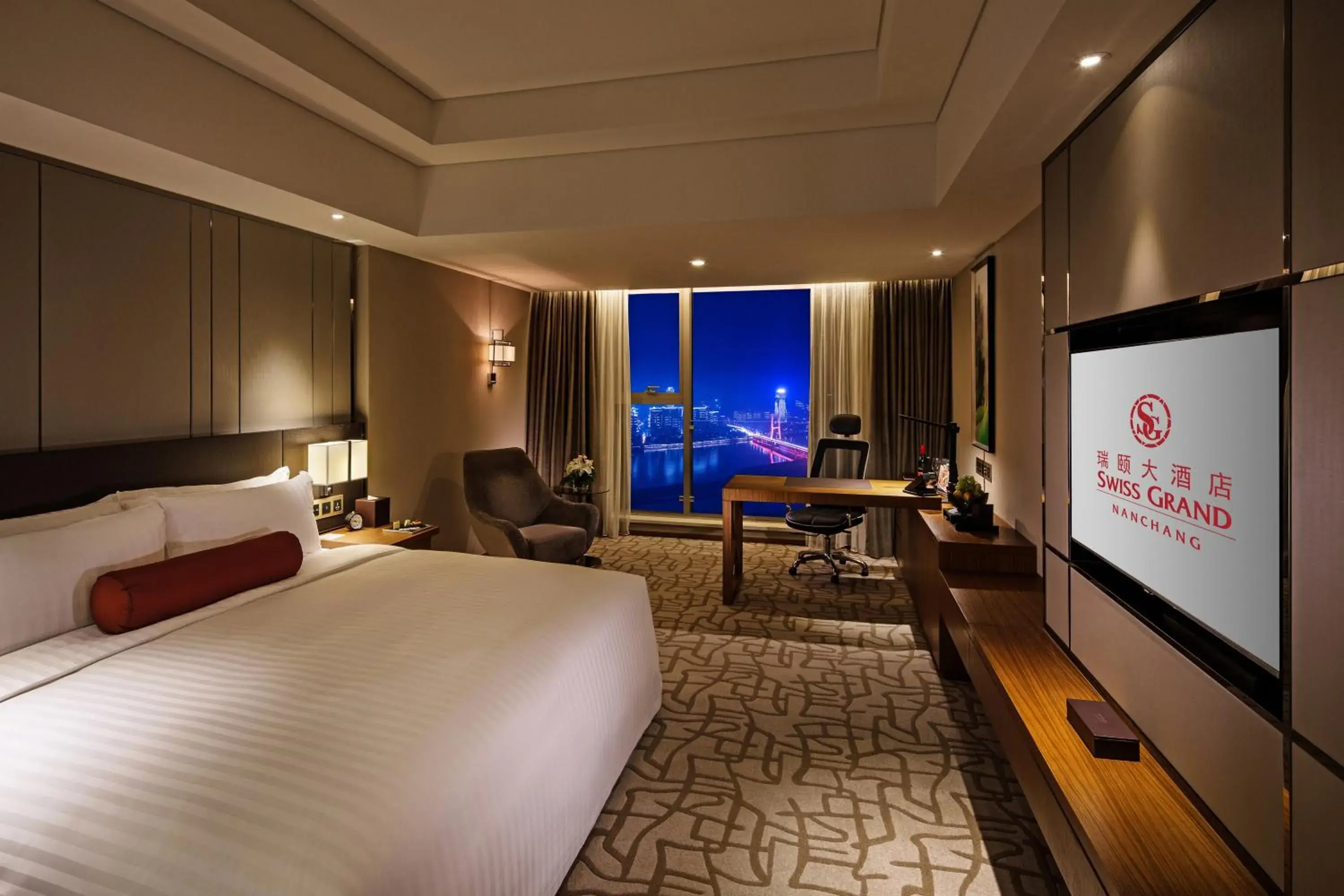Executive King Room with Bathroom in Swiss Grand Nanchang Executive King Room with Bathroom in Swiss Grand Nanchang