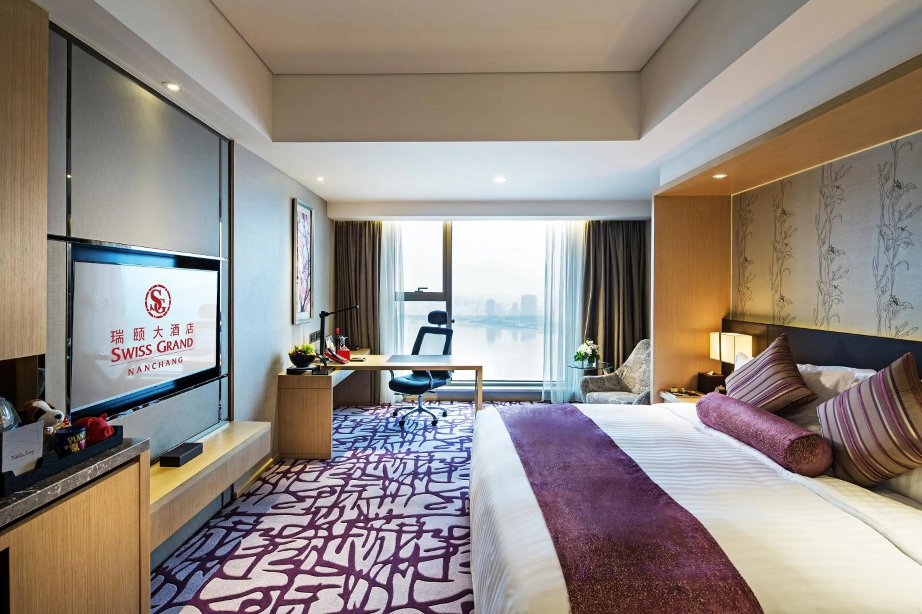 Empress River View Room in Swiss Grand Nanchang