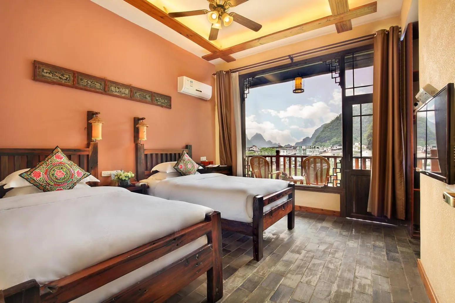 Bed in Yangshuo Mountain Nest Boutique Hotel